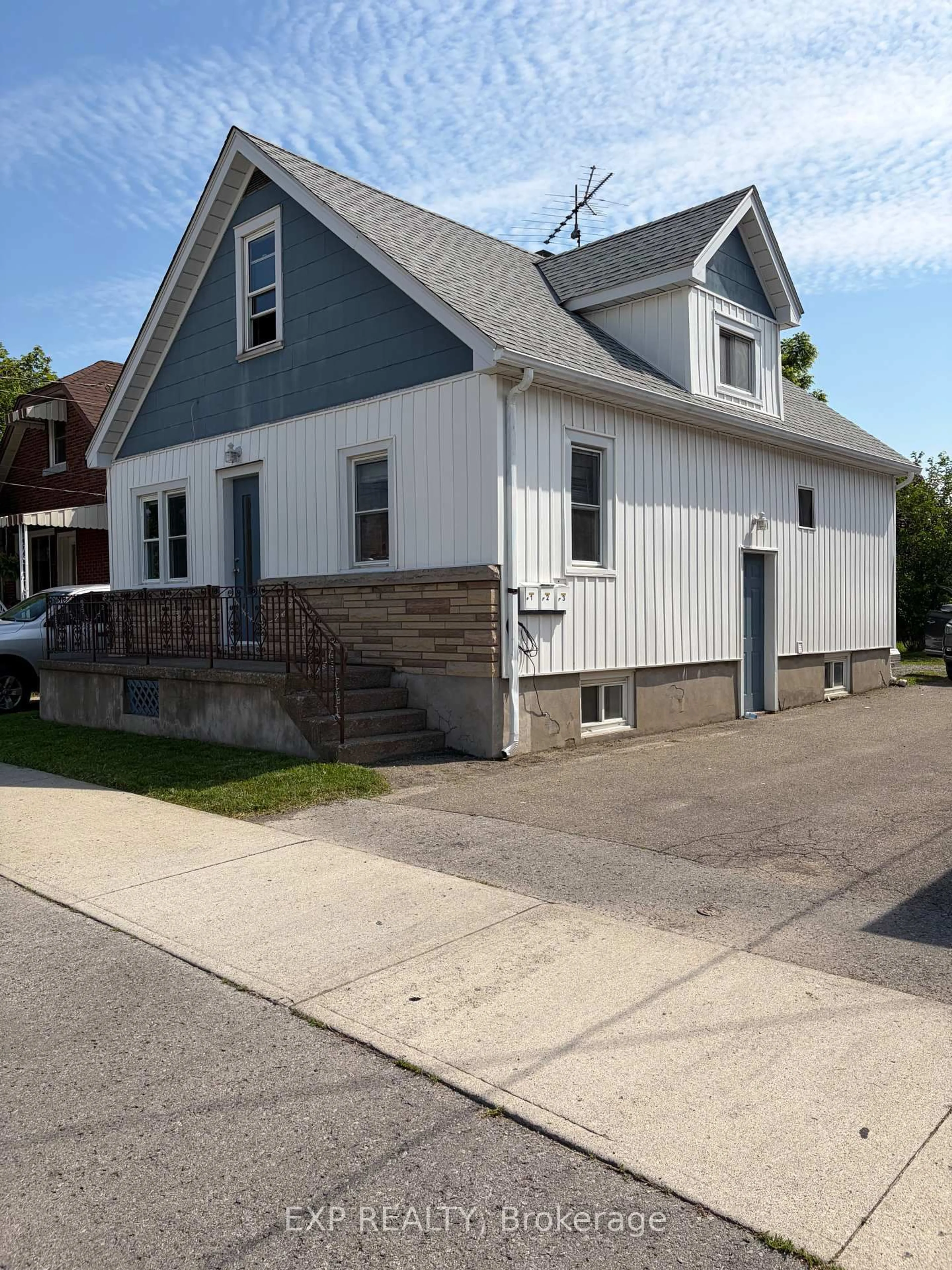 Unknown for 36 Brighton Ave, St. Catharines Ontario L2M 5S7