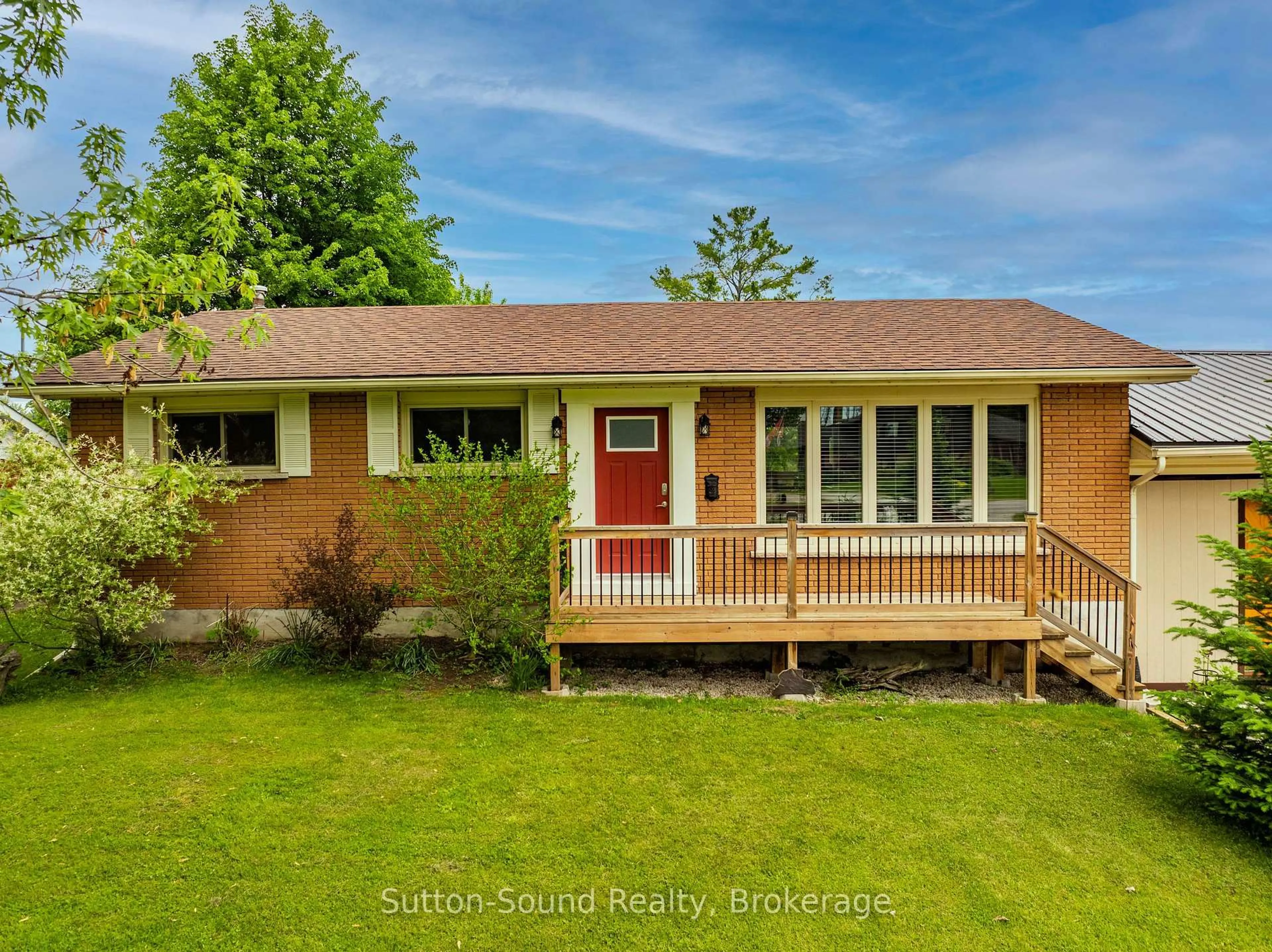 Unknown for 829 30th St, Georgian Bluffs Ontario N4K 6V5