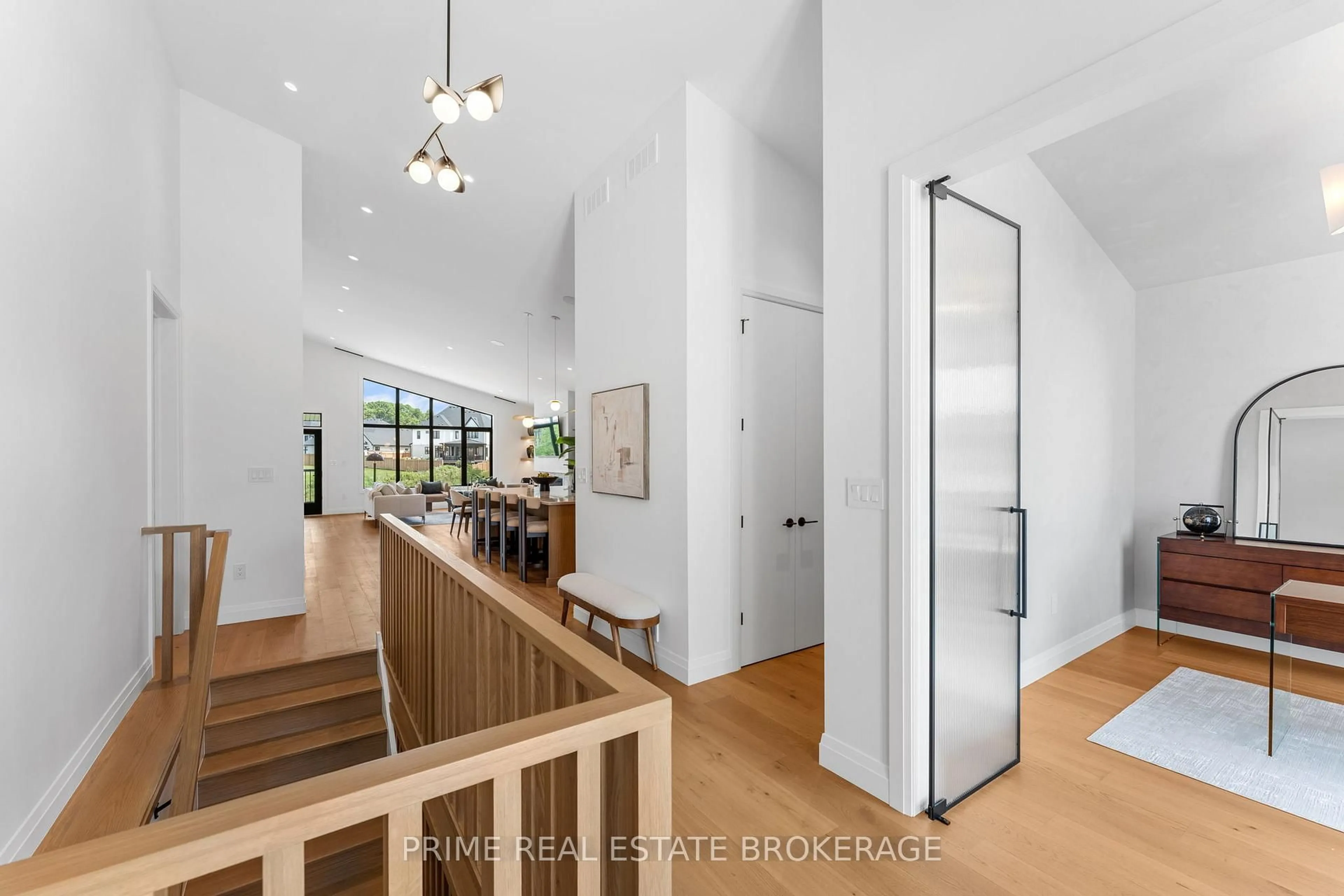 Indoor foyer for 4100 Fallingbrook Rd, London South Ontario N6P 0H8