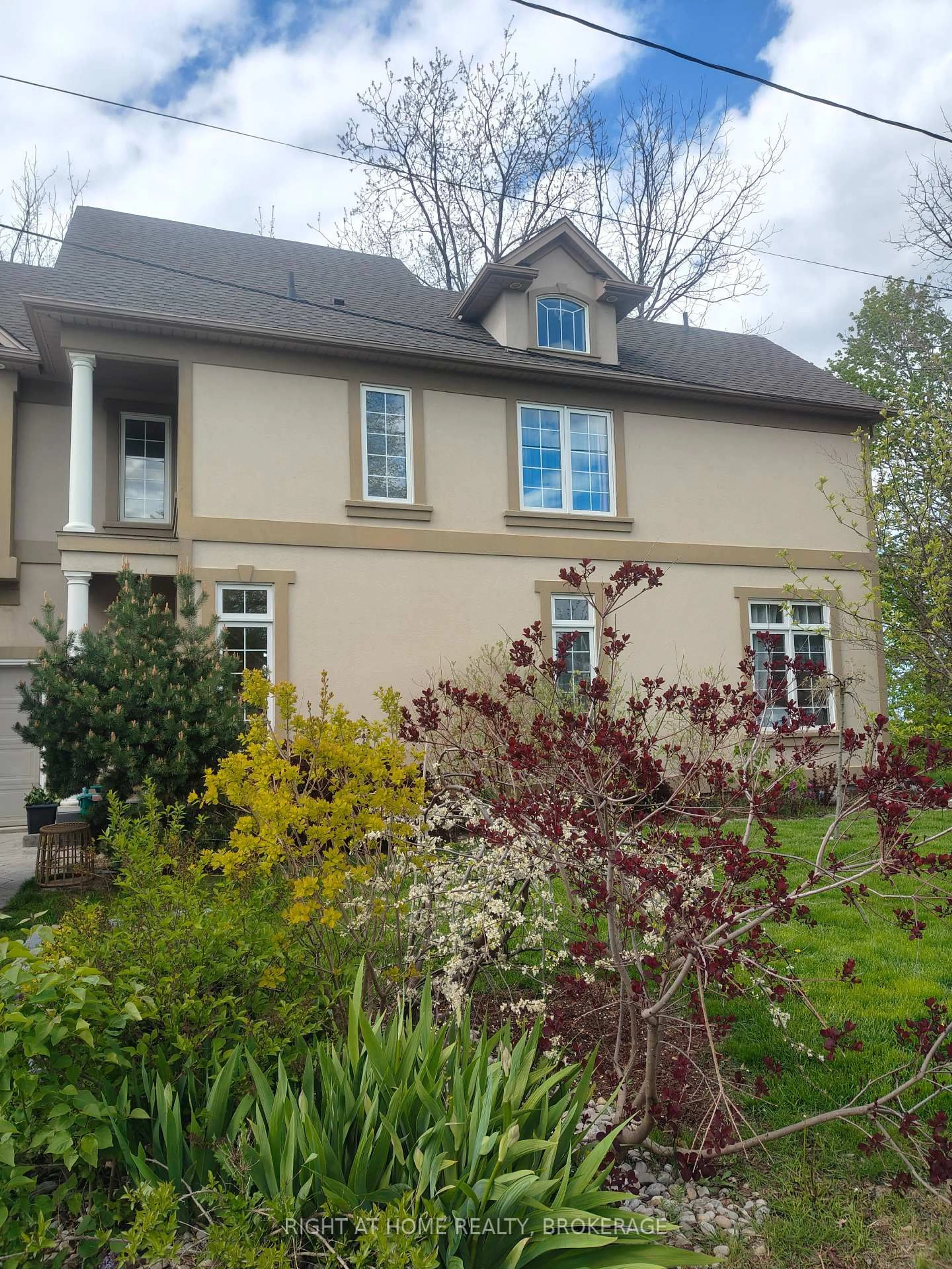 Unknown for 22 Ursula Ave, St. Catharines Ontario L2T 1T1