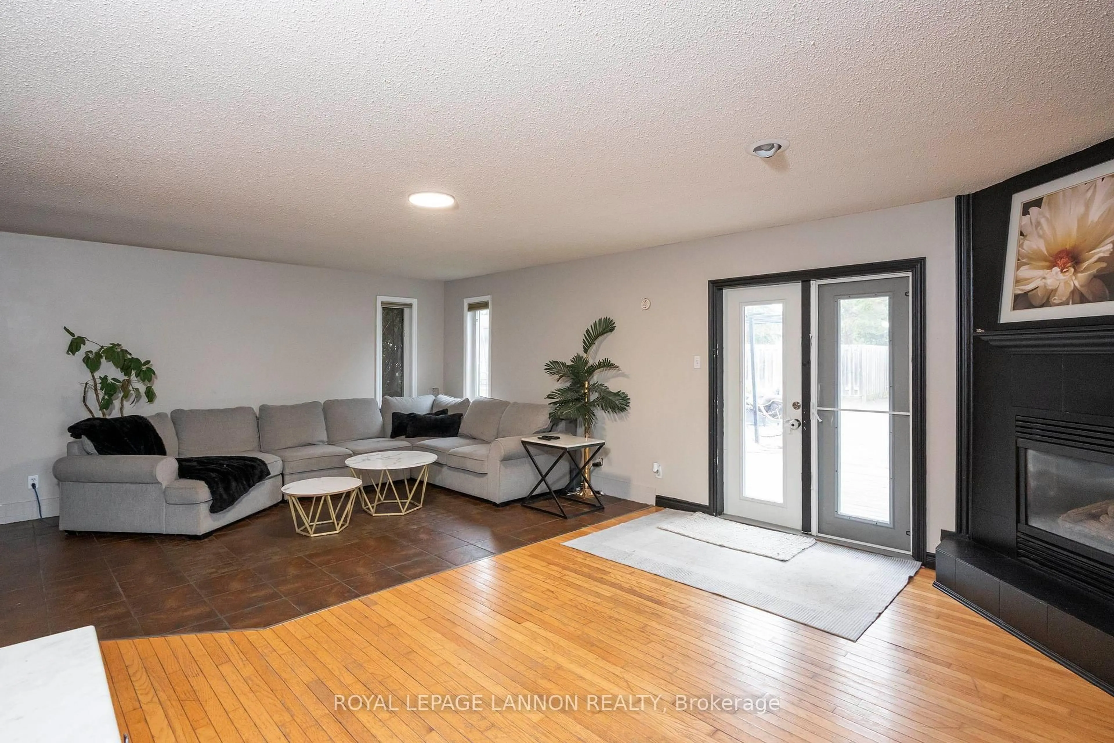 Living room with furniture, unknown for 3408 Rosslyn Rd, Oliver Paipoonge Ontario P7K 0P8