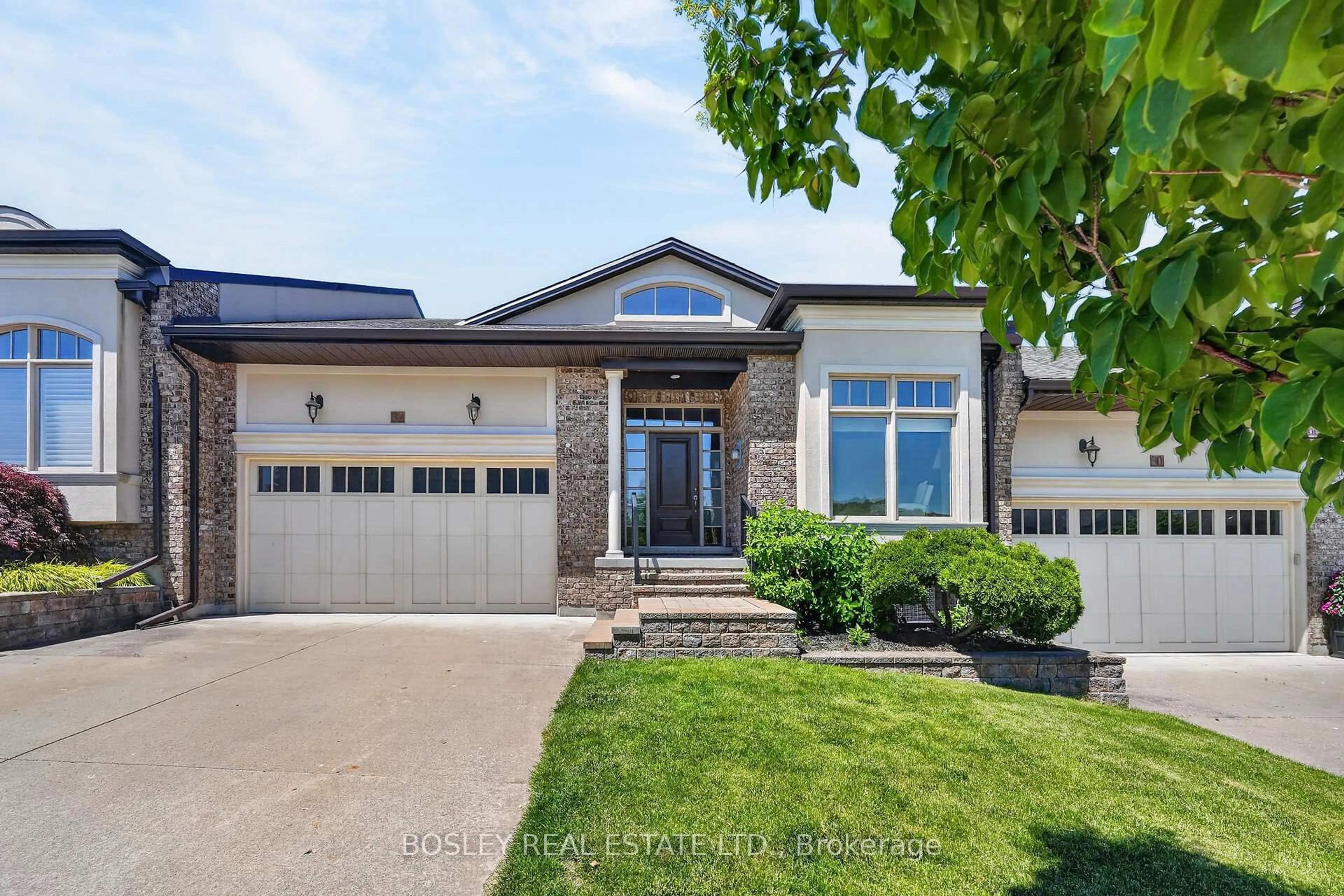 Home with brick exterior material, street for 32 Bunny Glen Dr, Niagara-on-the-Lake Ontario L0S 1P0