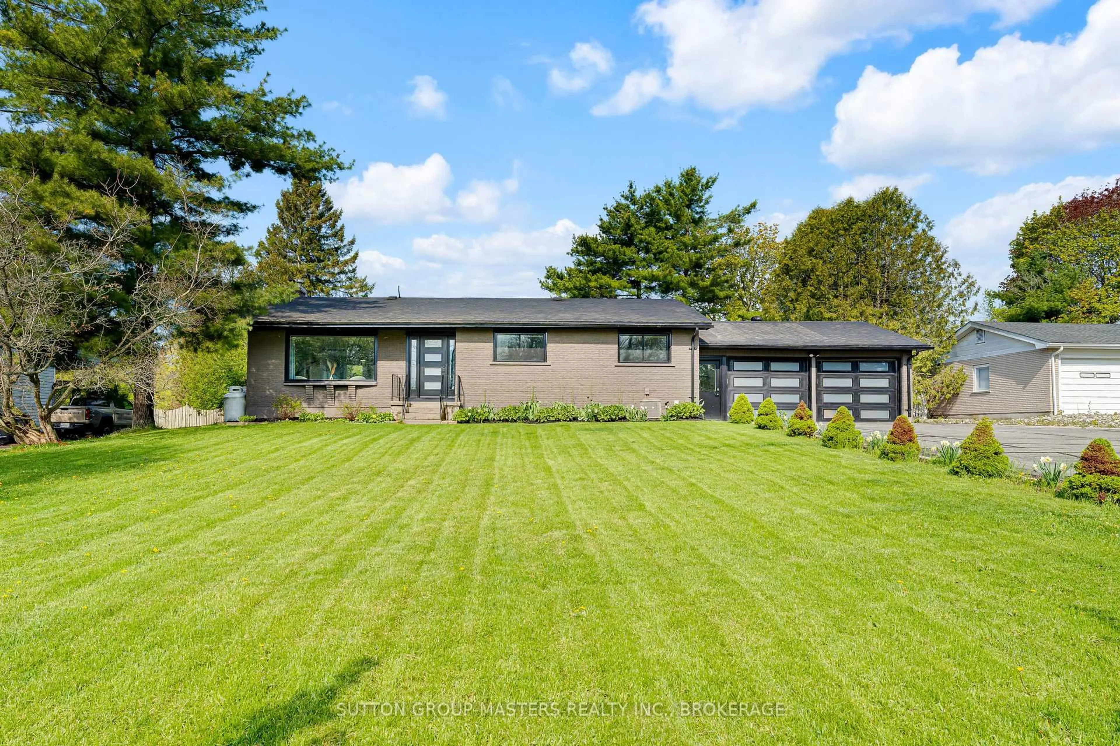Home with vinyl exterior material, unknown for 1611 SUNNYSIDE Rd, Kingston Ontario K7L 4V4