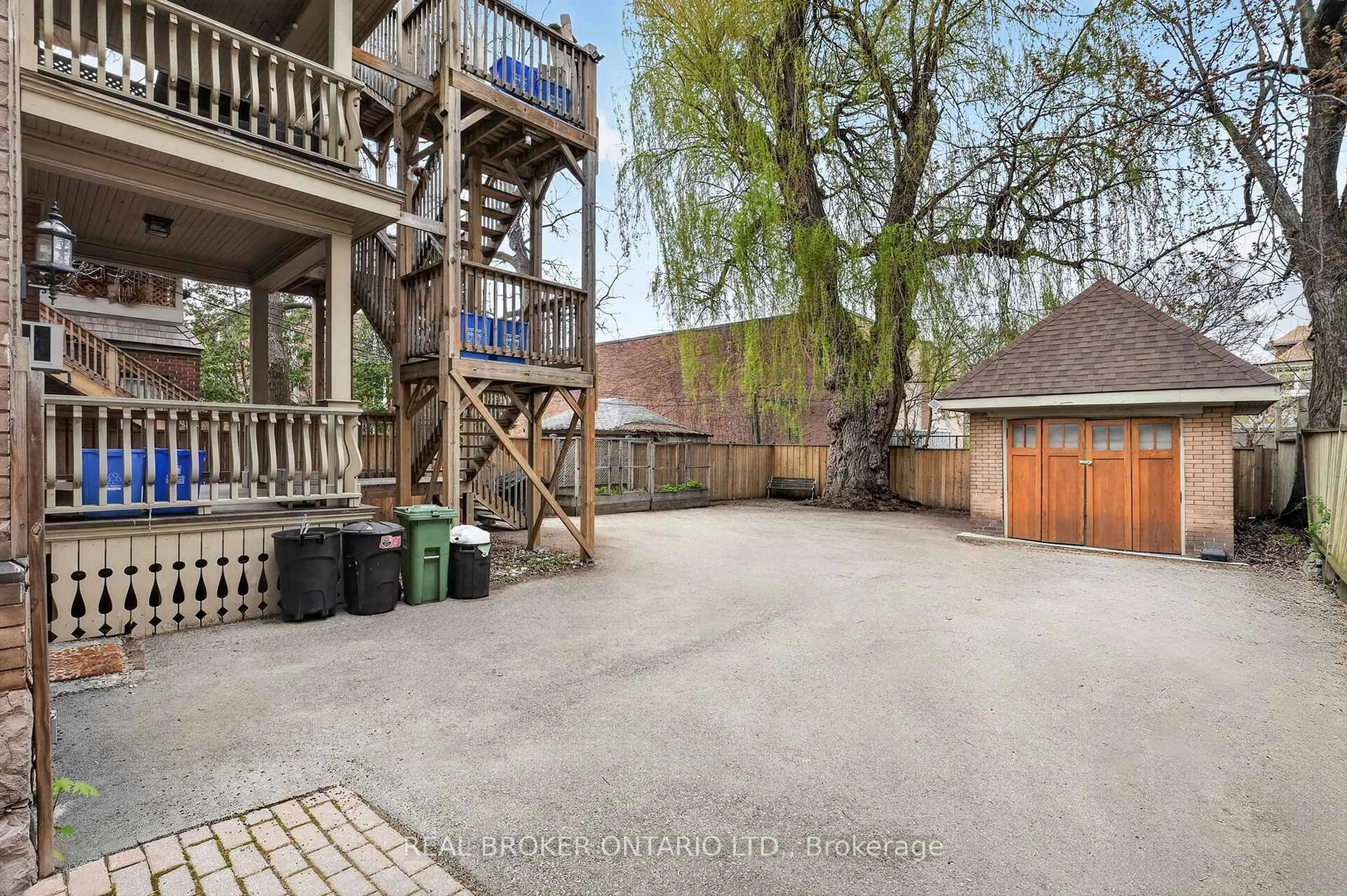 Unknown for 137 Sherman Ave, Hamilton Ontario L8M 2R1