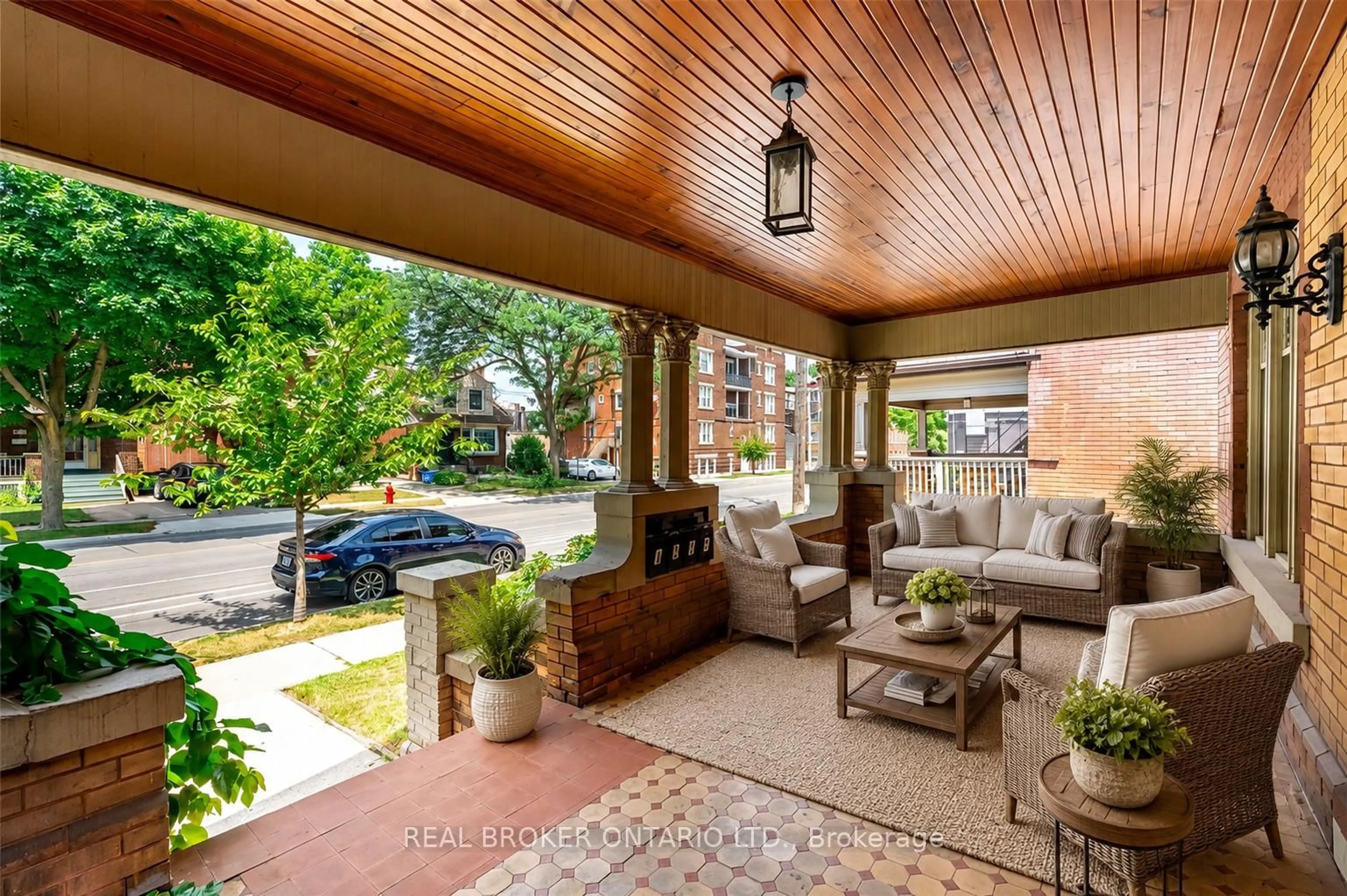 Patio, street for 137 Sherman Ave, Hamilton Ontario L8M 2R1
