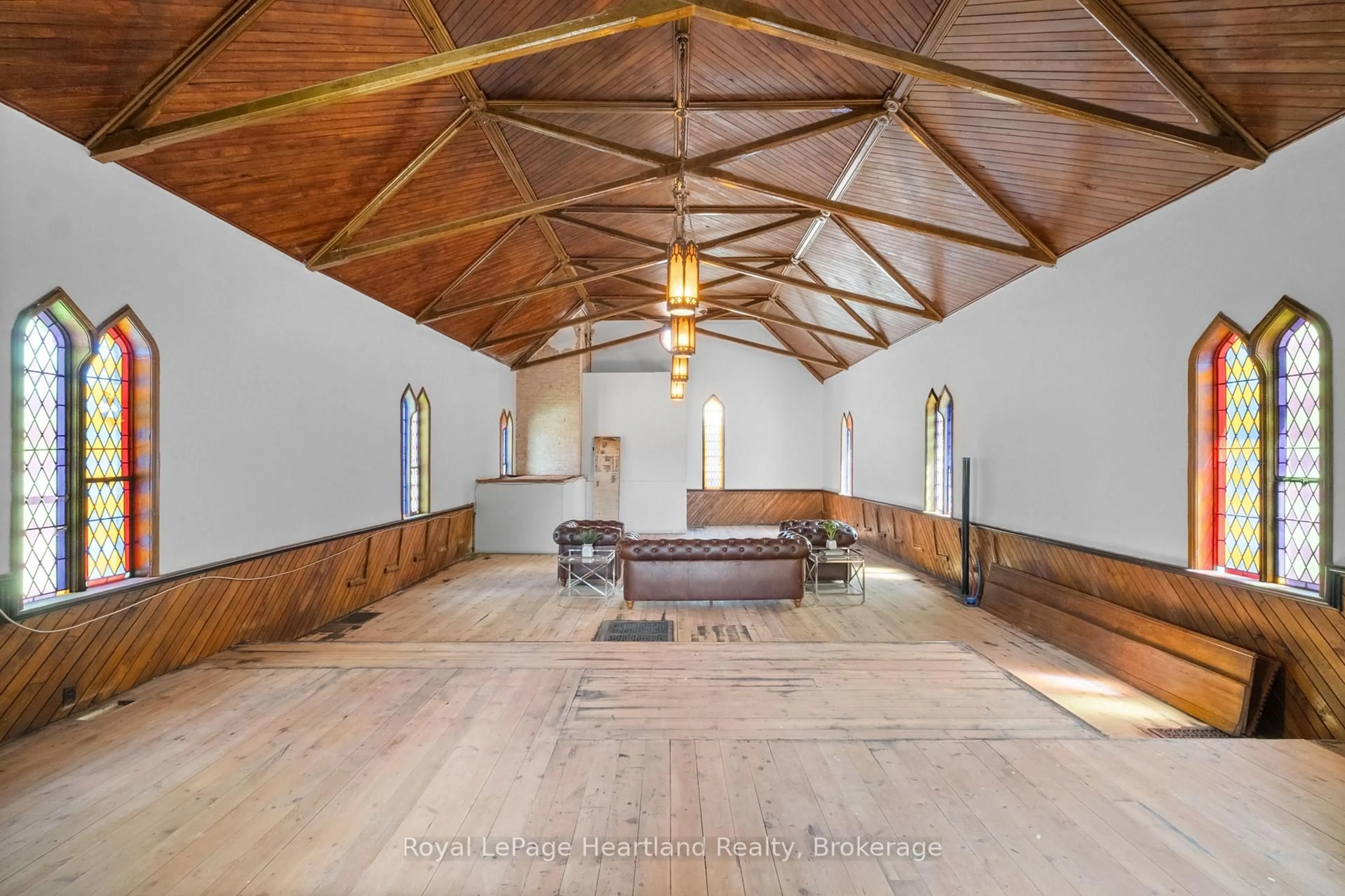 Indoor foyer for 10 JESSIE St, Huron-Kinloss Ontario N0G 2R0
