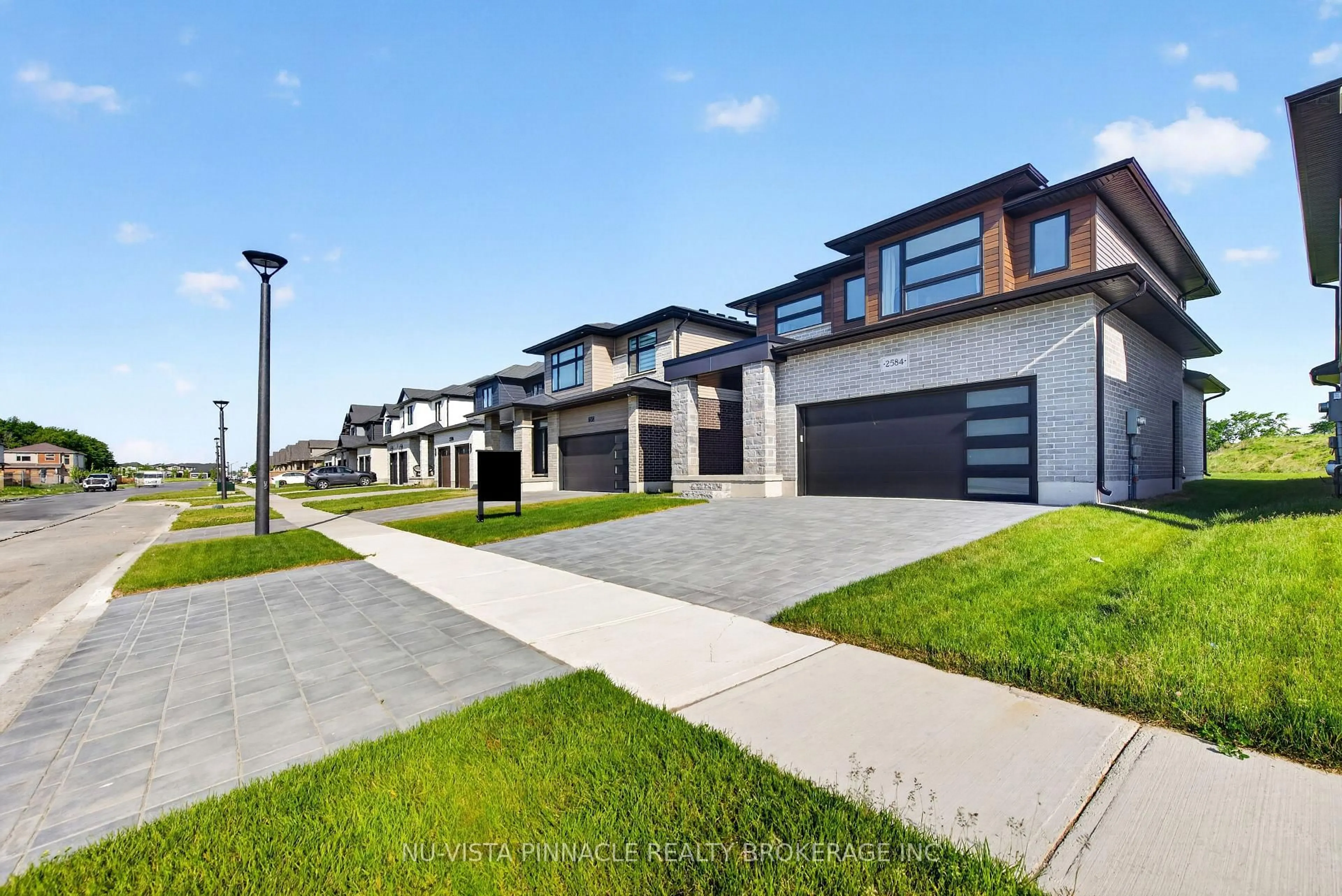 Unknown for 2584 Buroak Dr, London North Ontario N6G 3W1