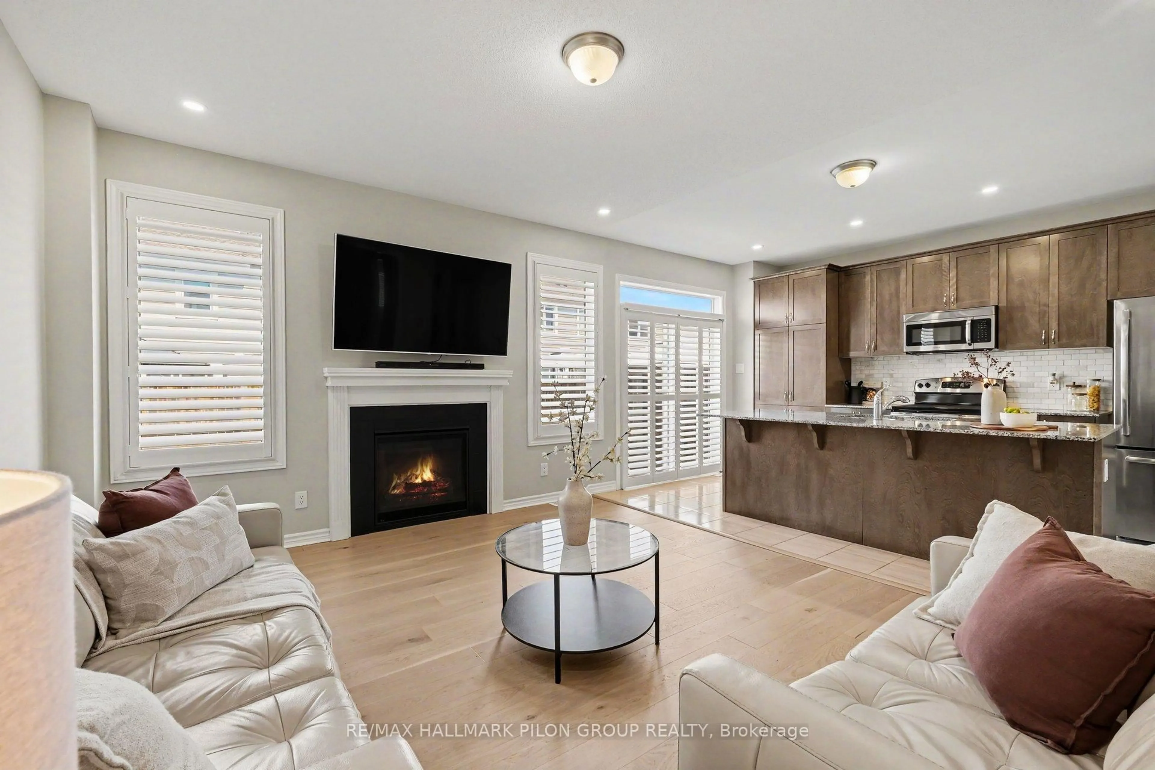 Unknown for 124 Mandalay St, Ottawa Ontario K4A 1A6