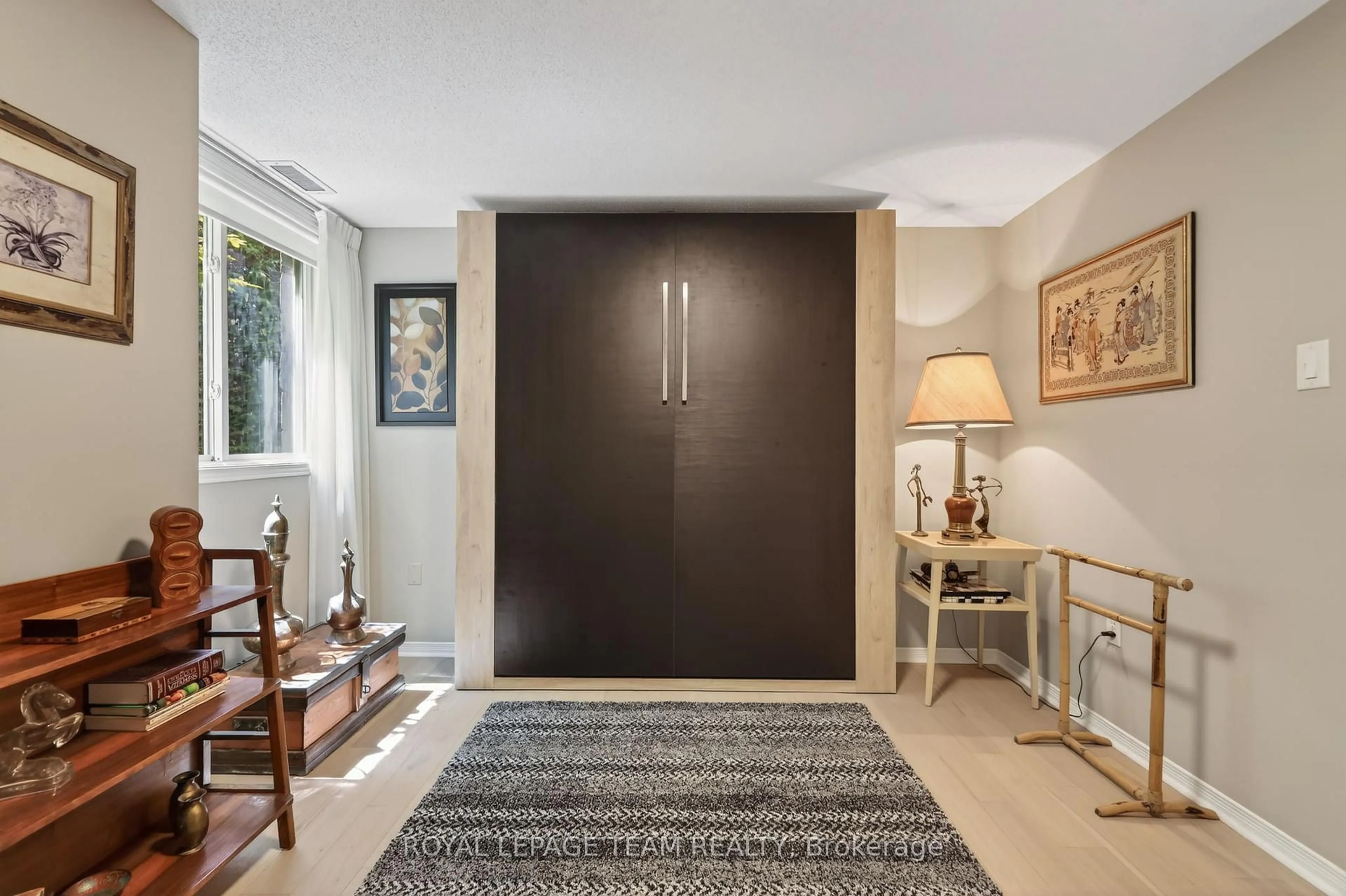 Indoor entryway for 91 Robson Crt, Ottawa Ontario K2K 2W1