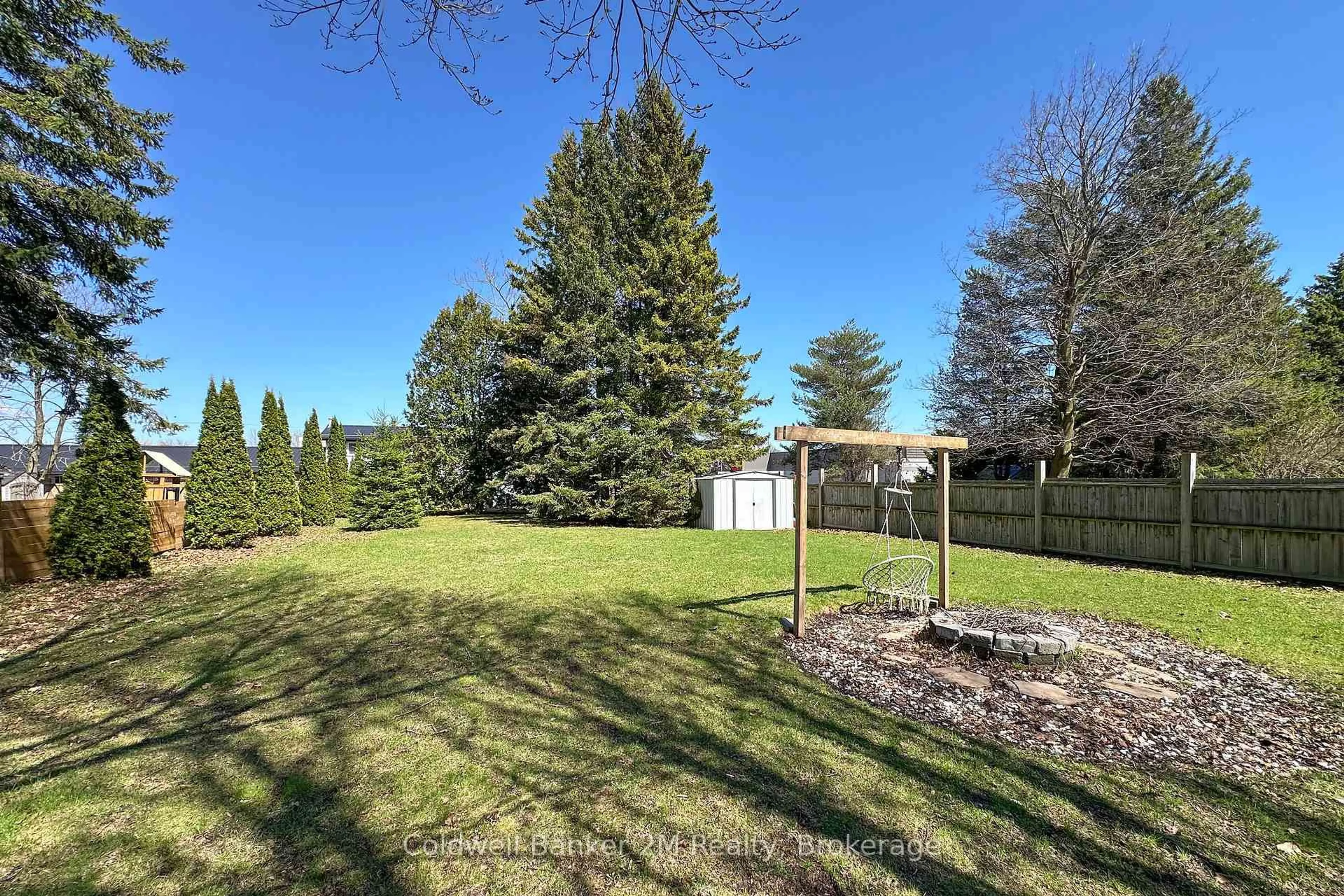 A pic from outside/outdoor area/front of a property/back of a property/a pic from drone, forest/trees view for 812 Burnham St, Cobourg Ontario K9A 2X7
