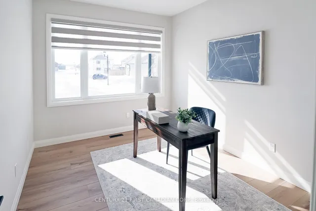 32 Postma Cres #11, North Middlesex 4