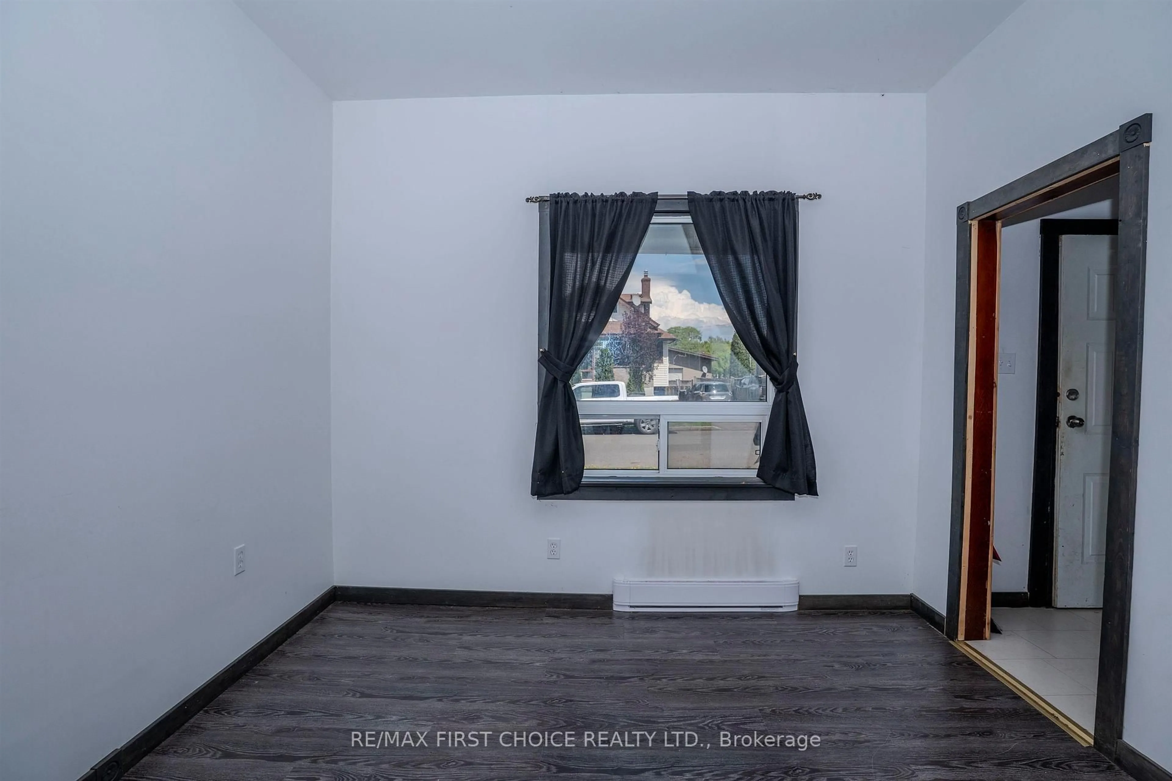 A pic of a room for 318 Ogden St, Thunder Bay Ontario P7C 2N3