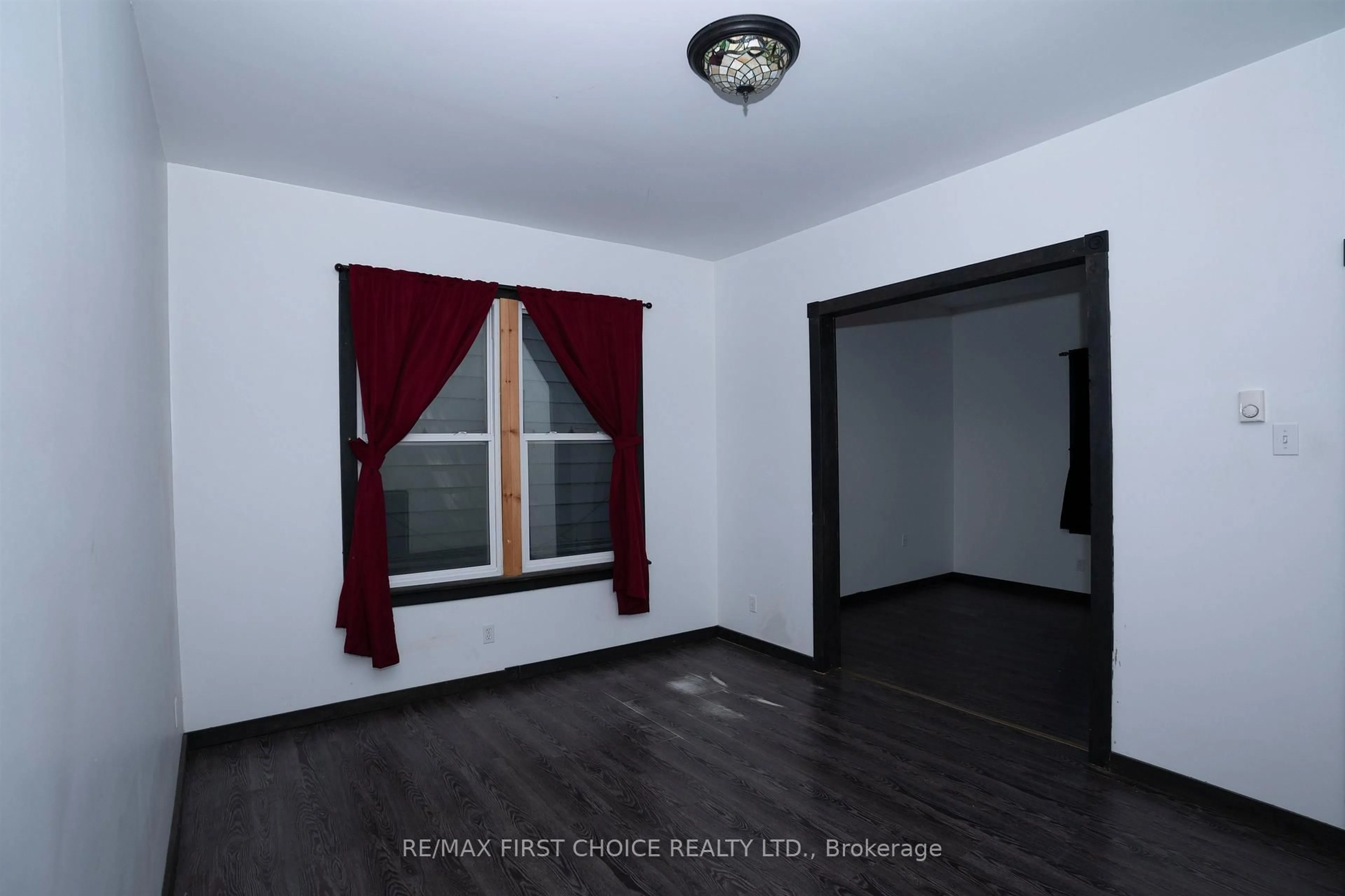 A pic of a room for 318 Ogden St, Thunder Bay Ontario P7C 2N3