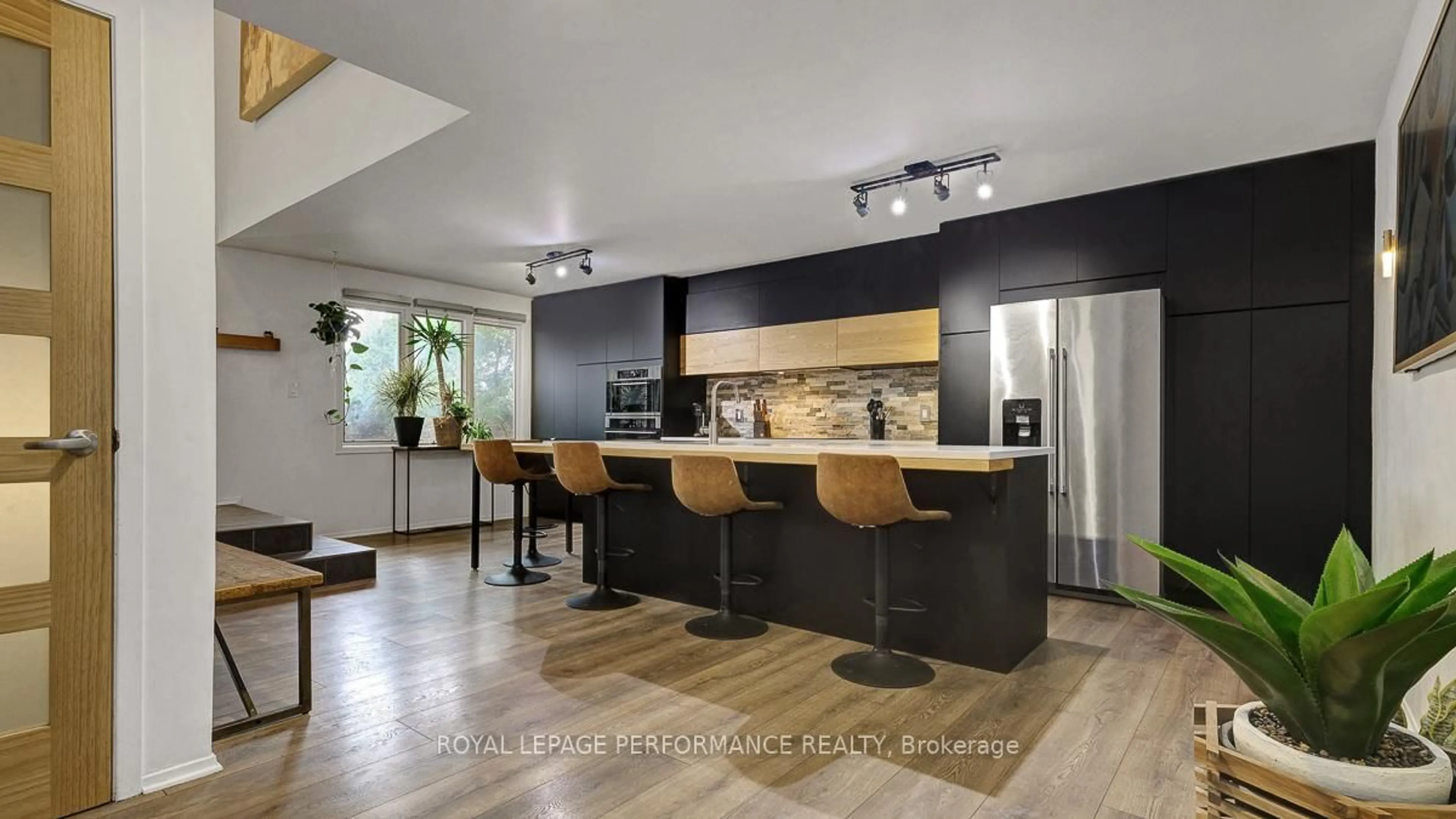 Contemporary kitchen, unknown for 510 Foxview Pl, Ottawa Ontario K1K 4C4