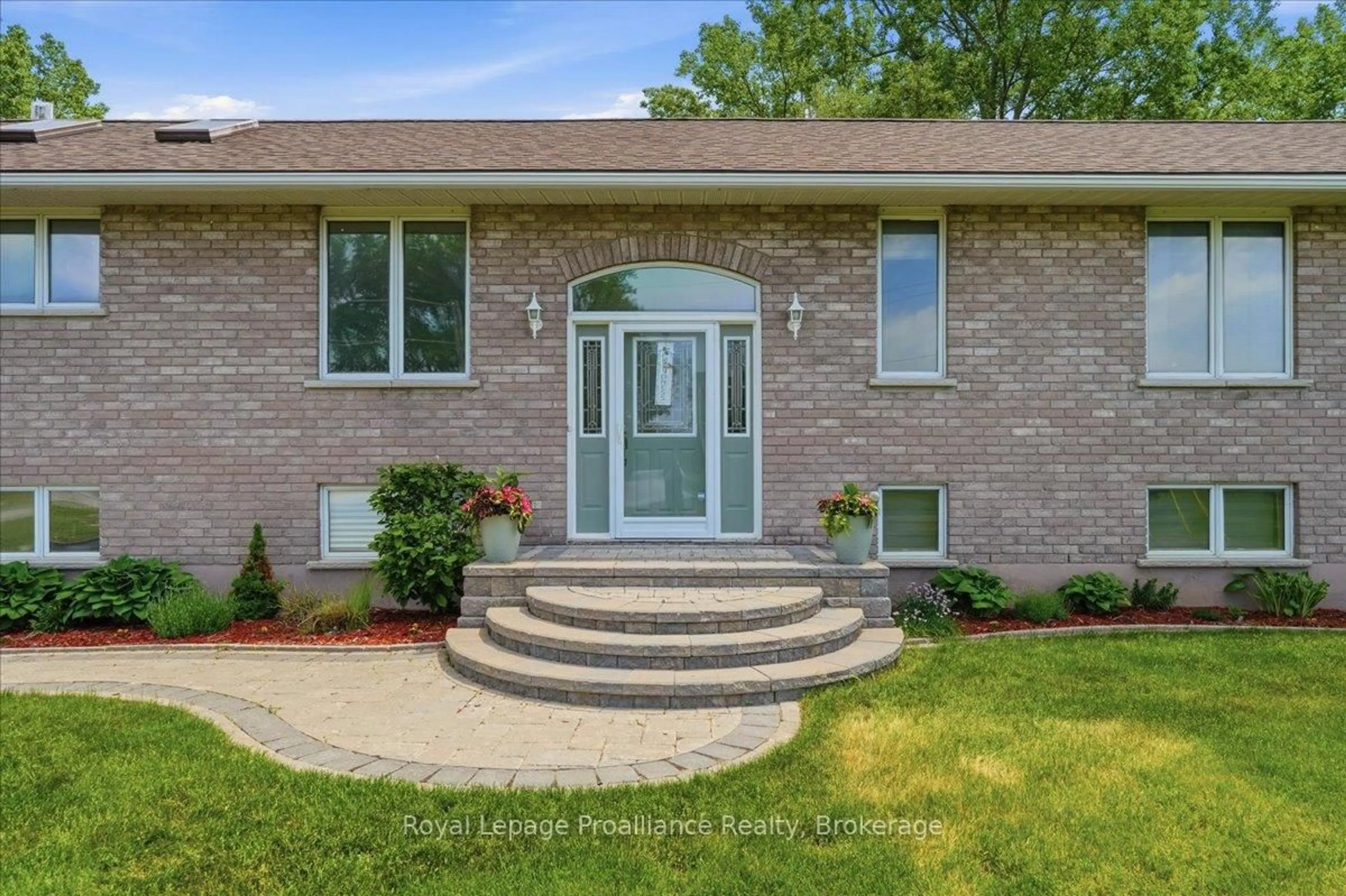 Home with brick exterior material, street for 40 Wallbridge Circ, Prince Edward County Ontario K8N 4Z7
