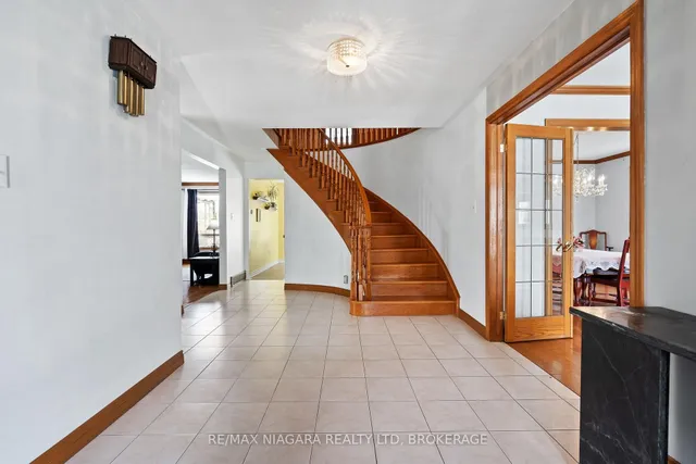 231 West Side Rd, Port Colborne 5