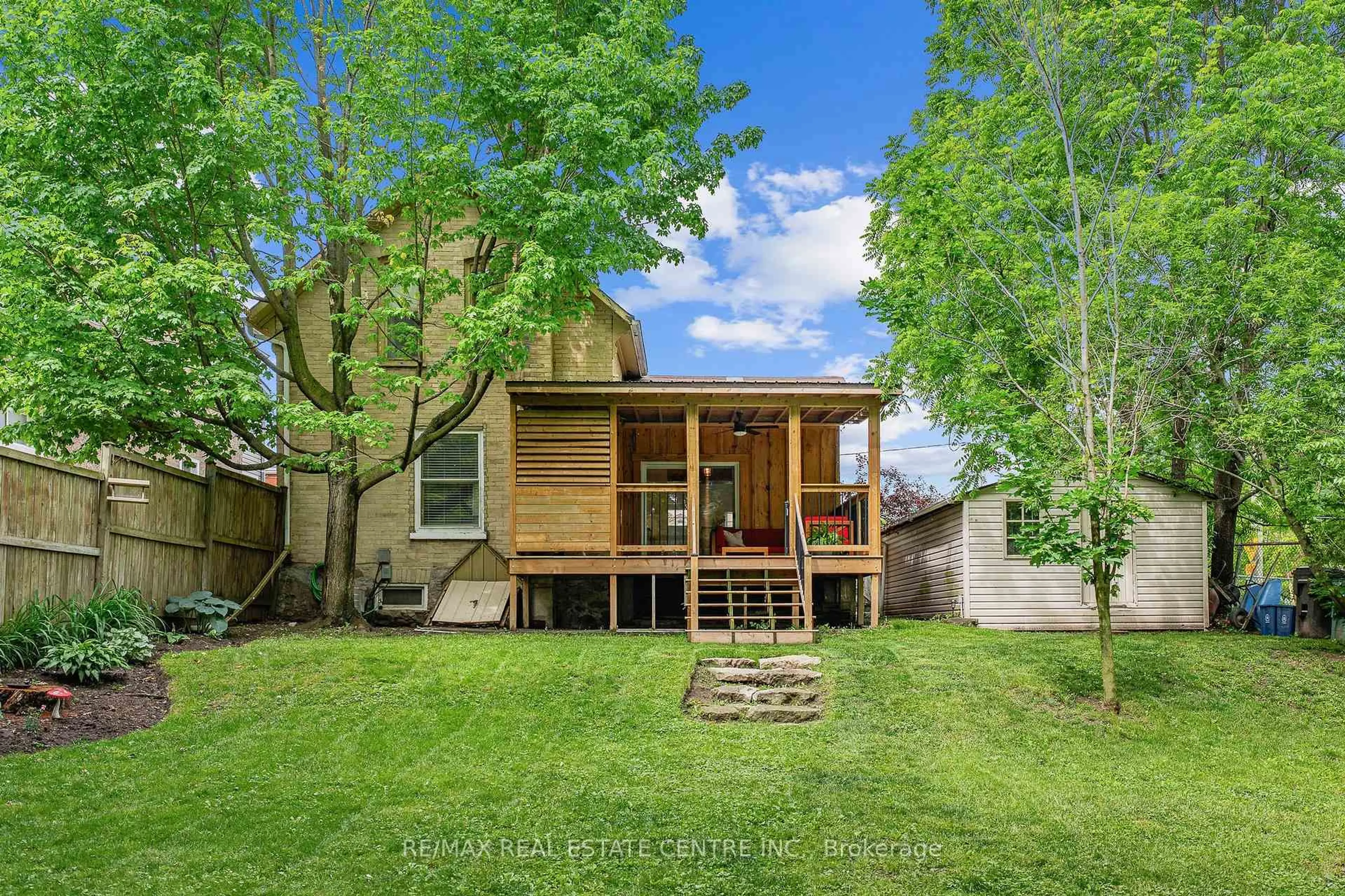 Patio, unknown for 69 Glenmorris St, Cambridge Ontario N1S 2Y4