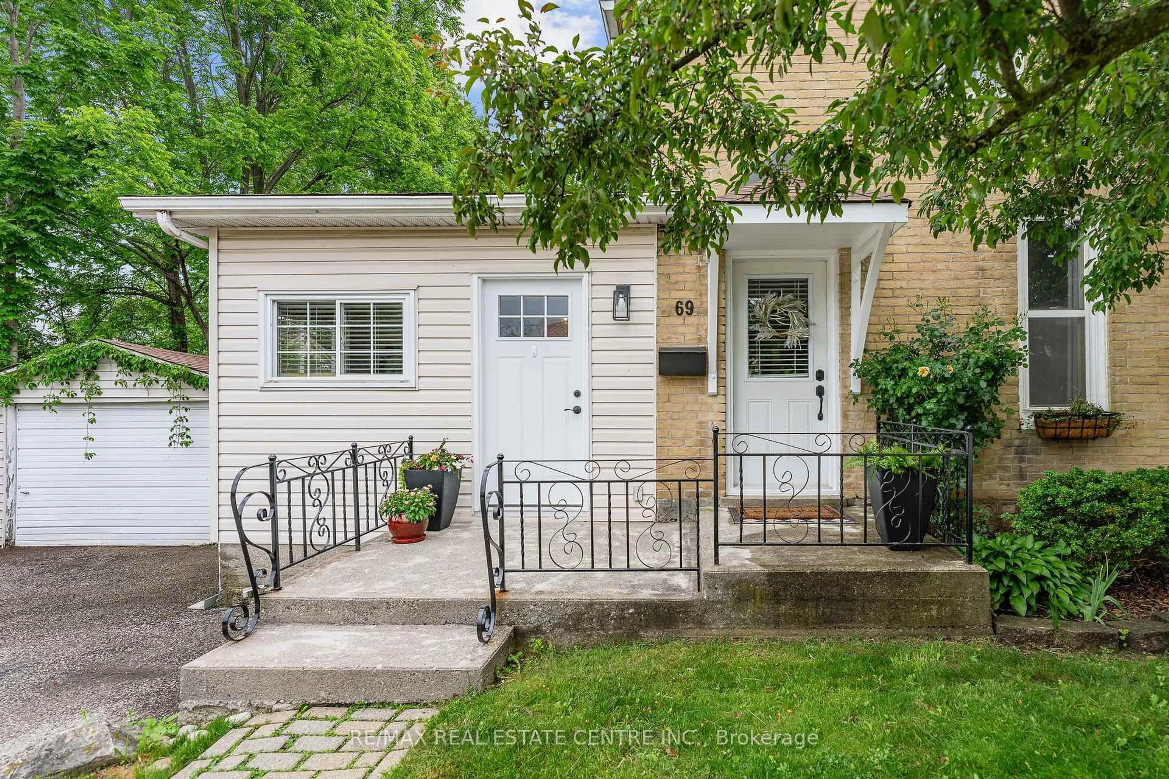 Unknown for 69 Glenmorris St, Cambridge Ontario N1S 2Y4