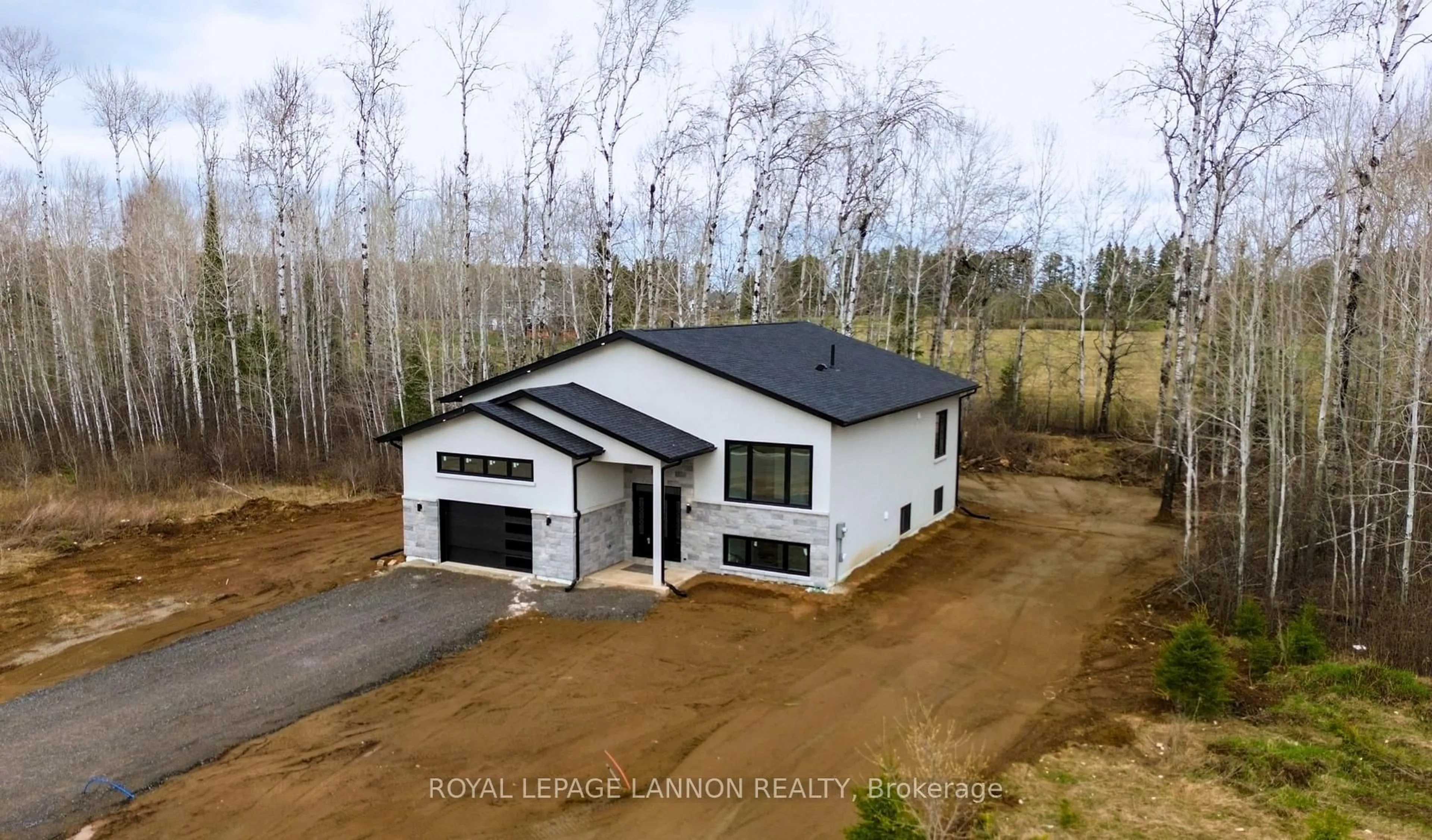 A pic from outside/outdoor area/front of a property/back of a property/a pic from drone, building for 3435 King George's Park Dr., Oliver Paipoonge Ontario P7K 1K8