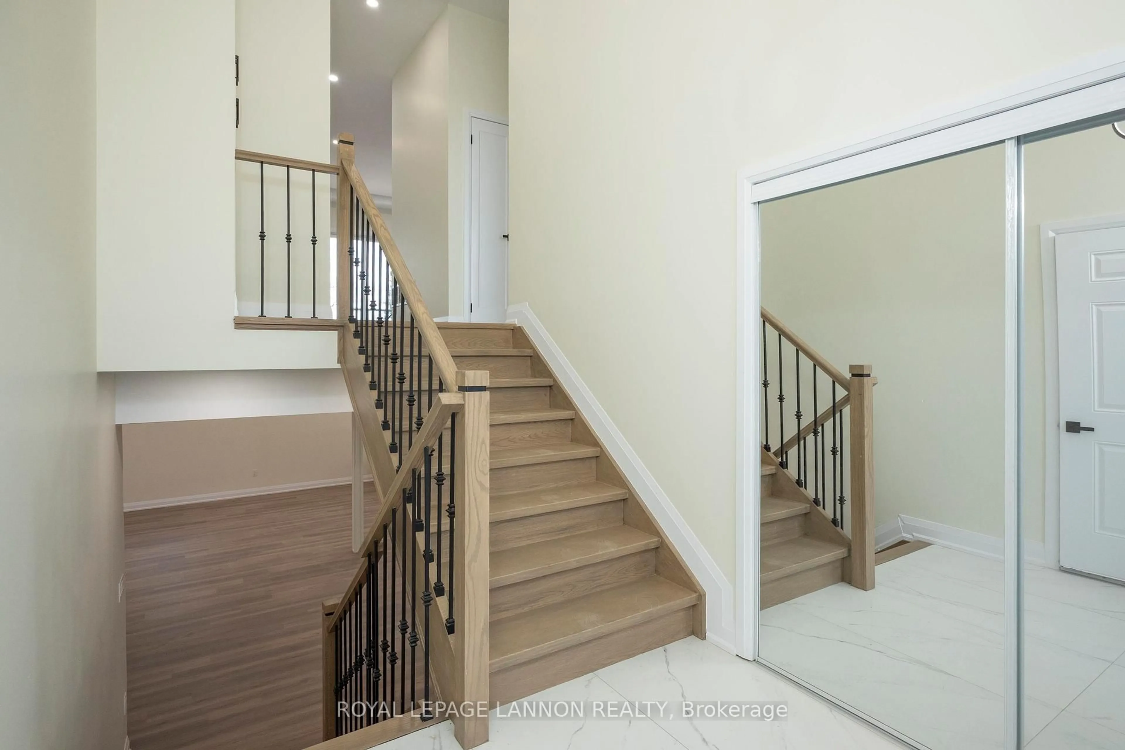 Stairs for 3435 King George's Park Dr., Oliver Paipoonge Ontario P7K 1K8