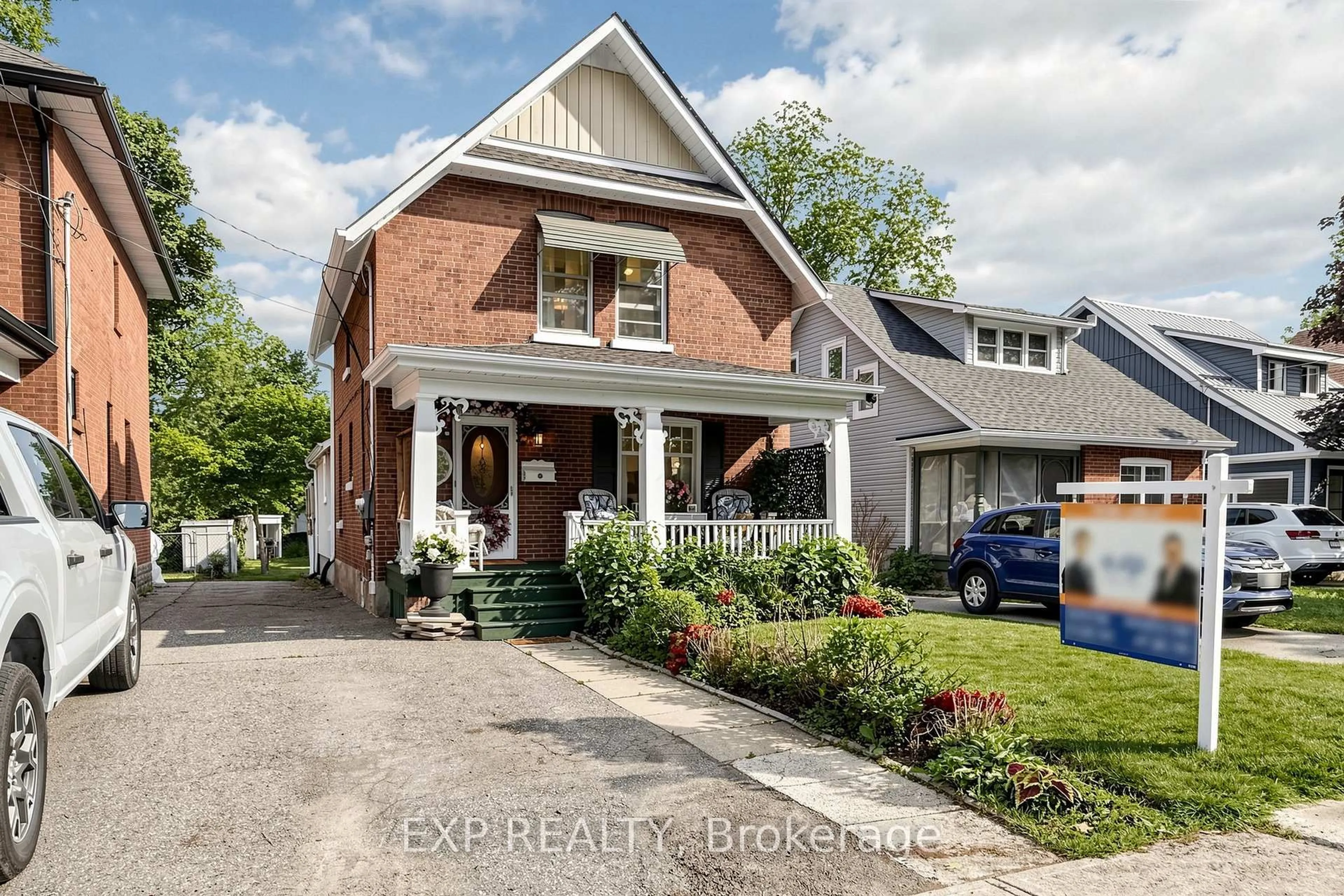 Home with brick exterior material, street for 28 Simcoe St, Kawartha Lakes Ontario K9V 2G4