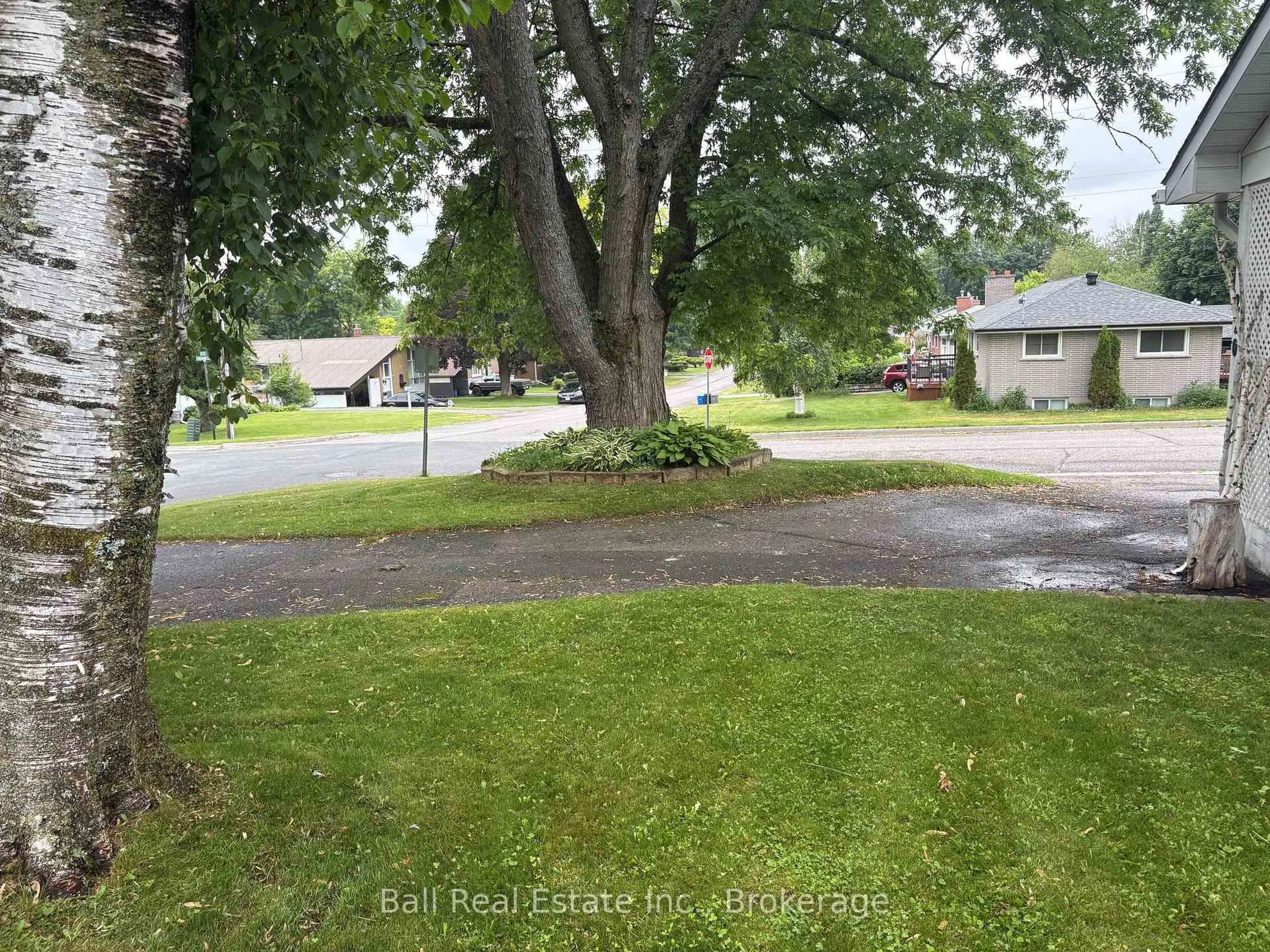 A pic from outside/outdoor area/front of a property/back of a property/a pic from drone, street for 220 Ireton St, Trent Hills Ontario K0L 1L0