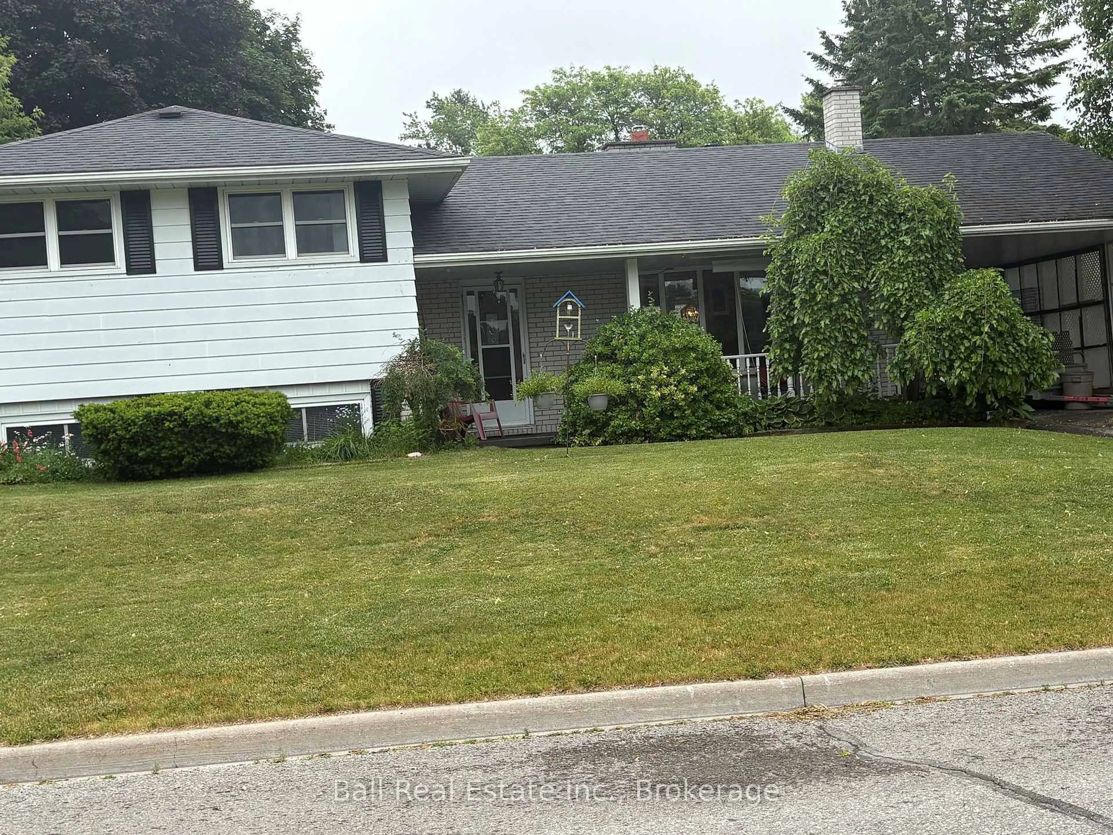 Home with vinyl exterior material, street for 220 Ireton St, Trent Hills Ontario K0L 1L0