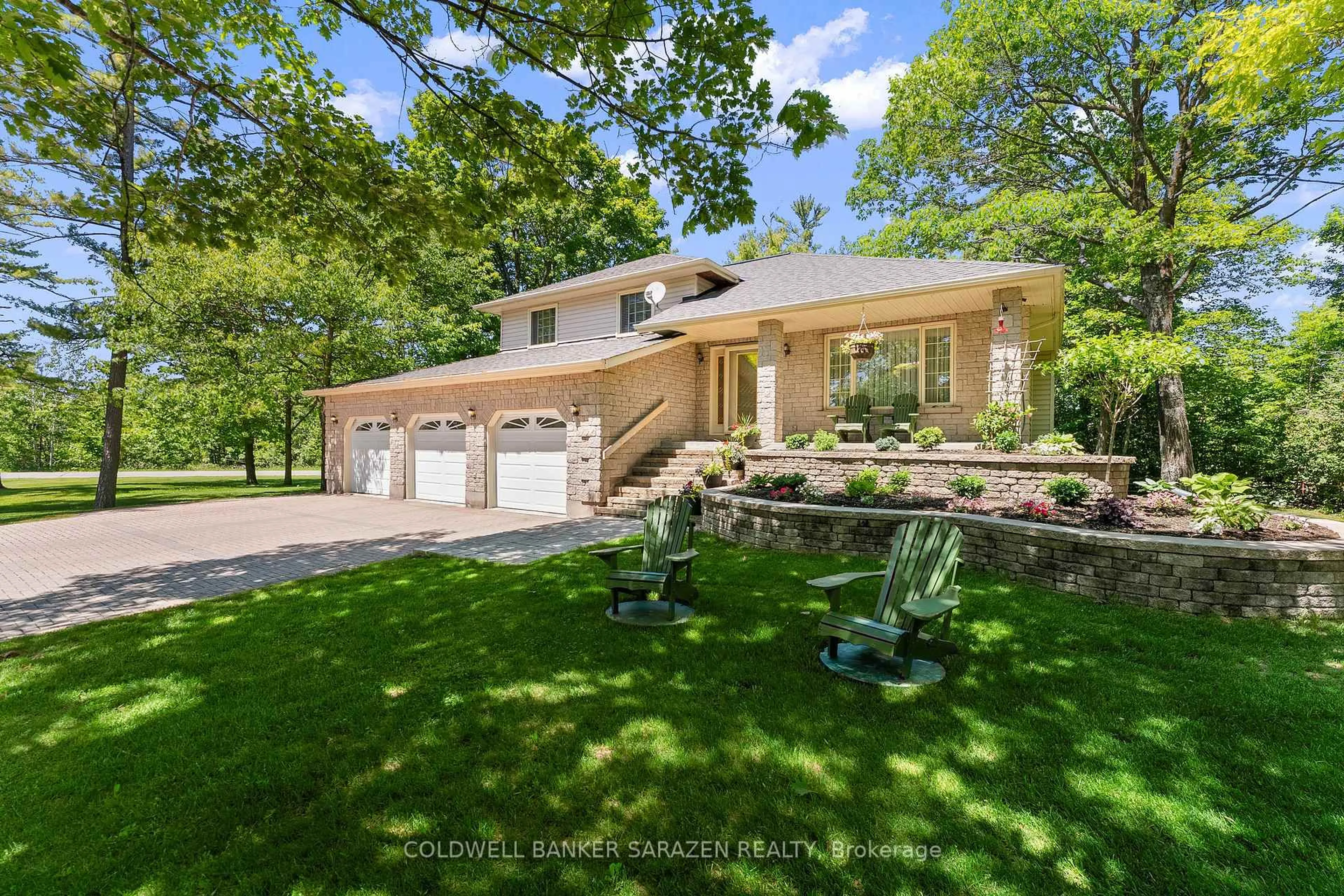 A pic from outside/outdoor area/front of a property/back of a property/a pic from drone, unknown for 1684 Usborne St, Braeside Ontario K0A 1G0