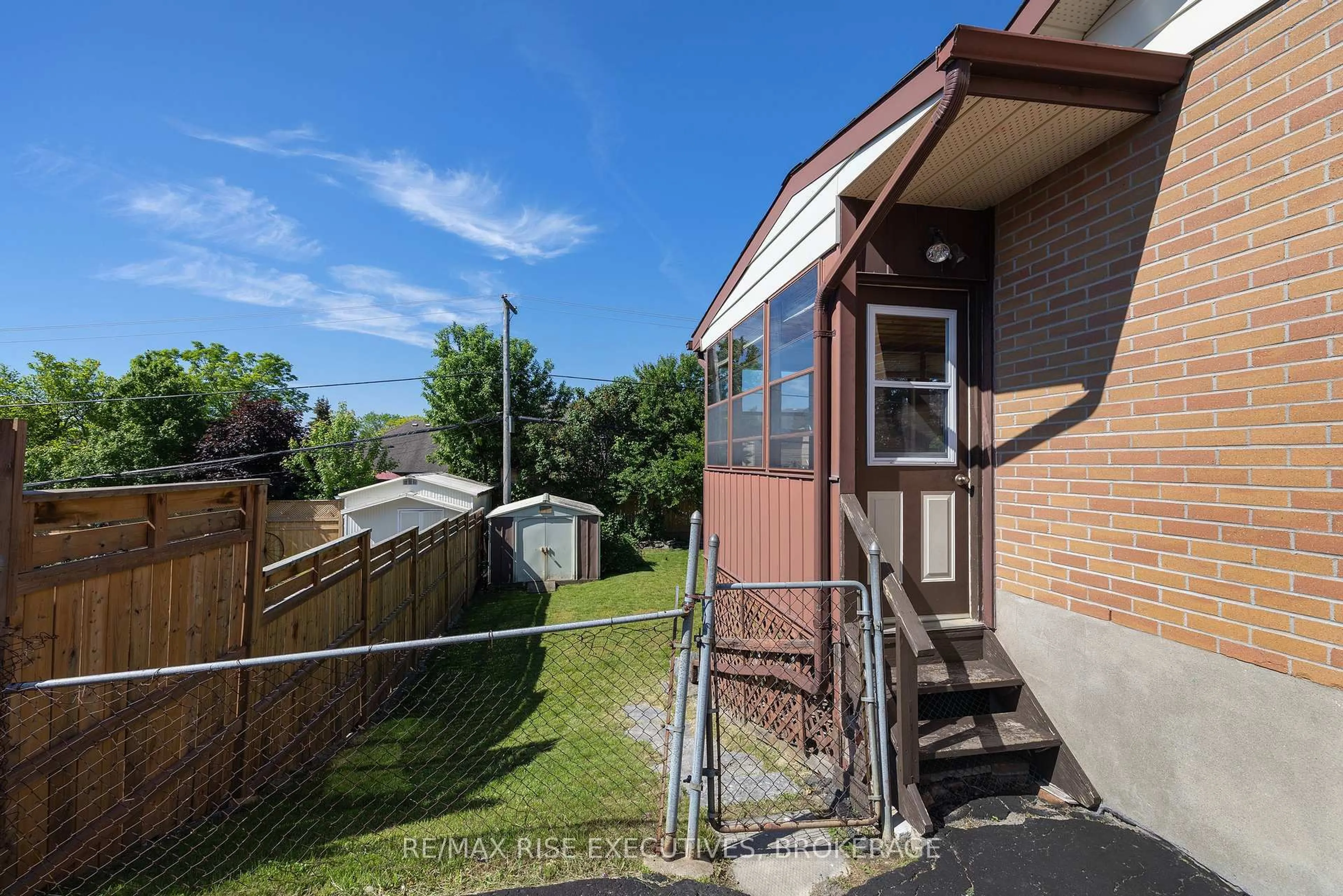 Unknown for 1055 Lincoln Dr, Kingston Ontario K7M 4Z3
