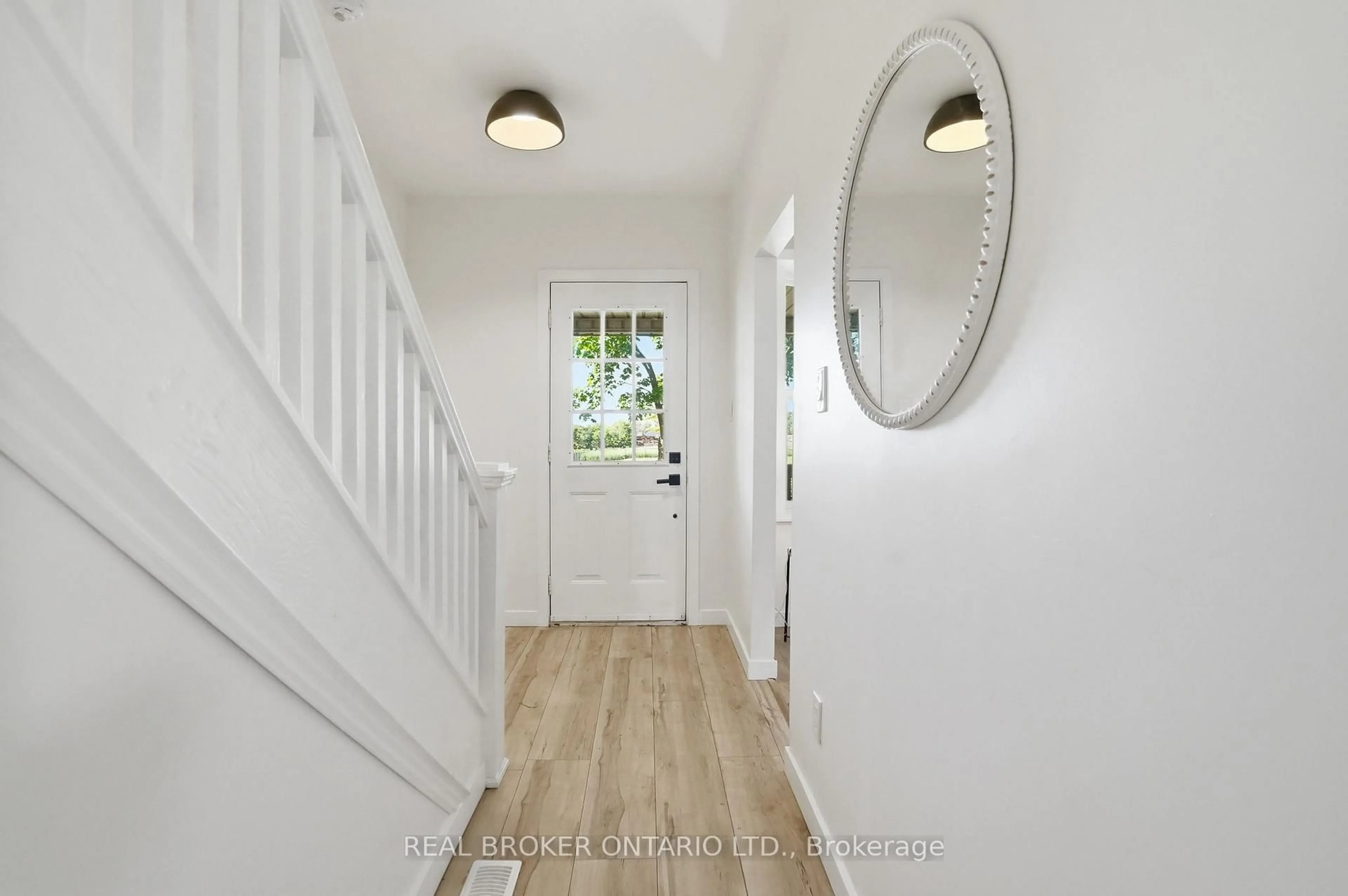 Indoor entryway for 66 Mars Ave, Hamilton Ontario L8L 3V9