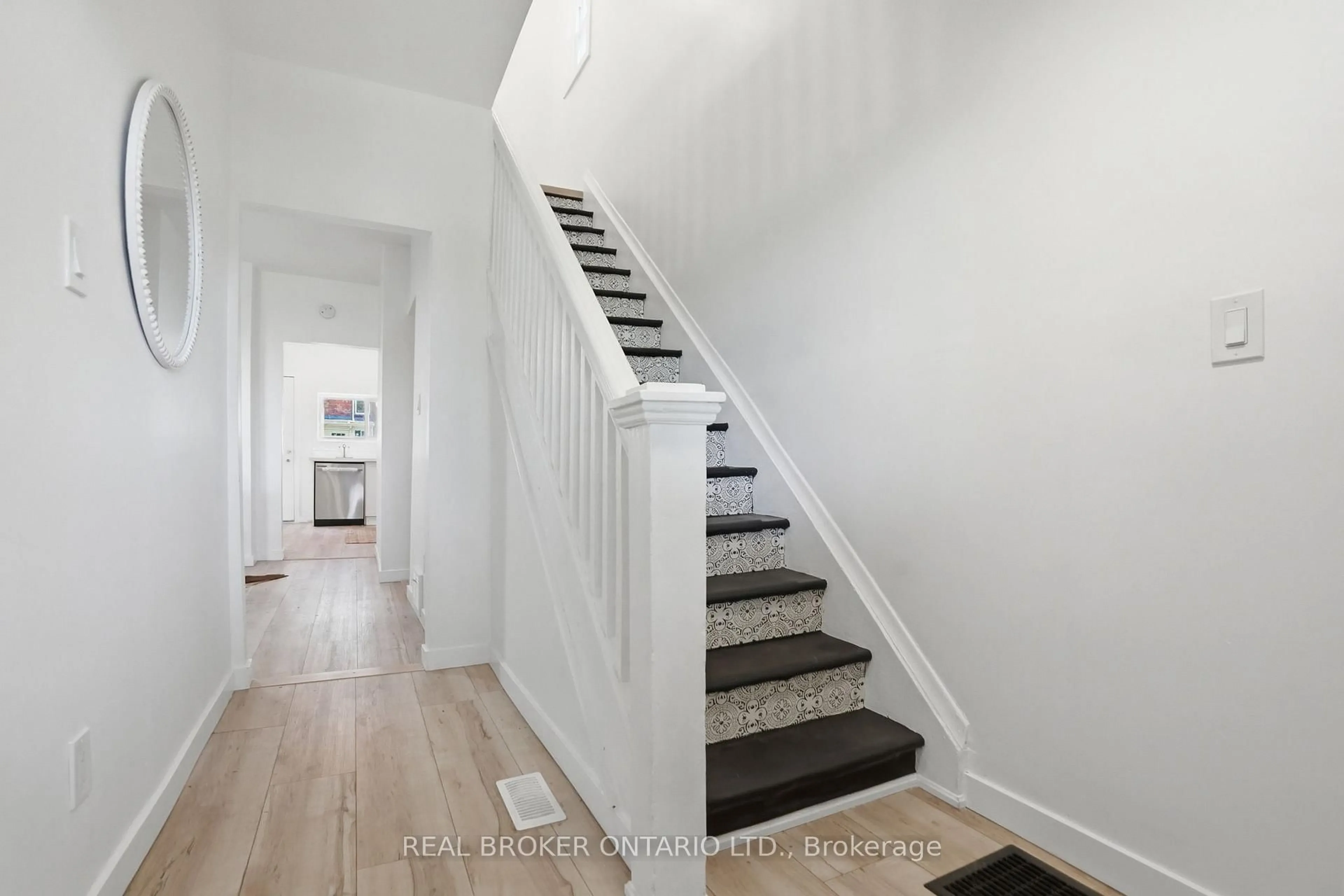 Stairs for 66 Mars Ave, Hamilton Ontario L8L 3V9