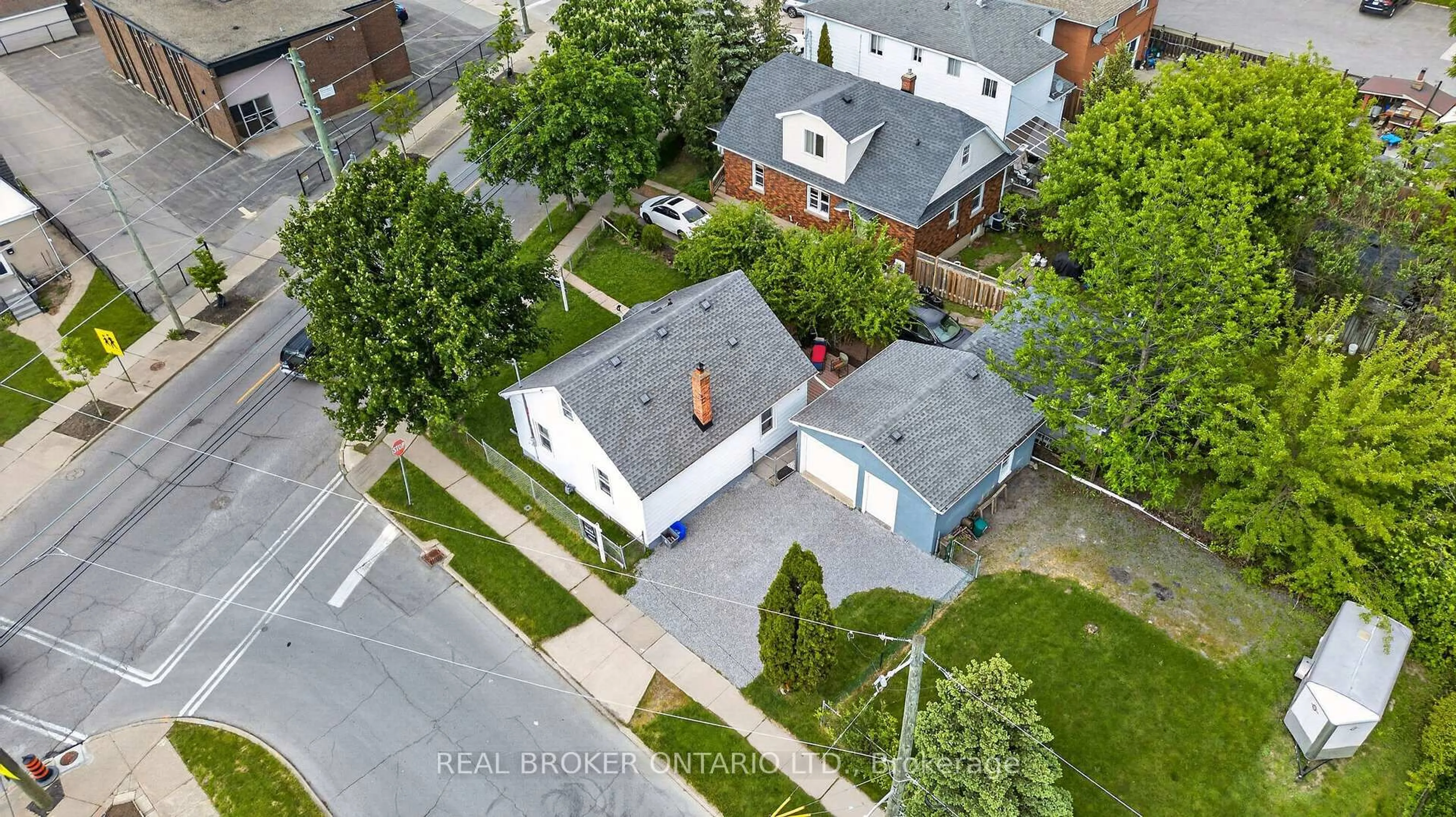 A pic from outside/outdoor area/front of a property/back of a property/a pic from drone, street for 78 Facer St, St. Catharines Ontario L2M 5J5