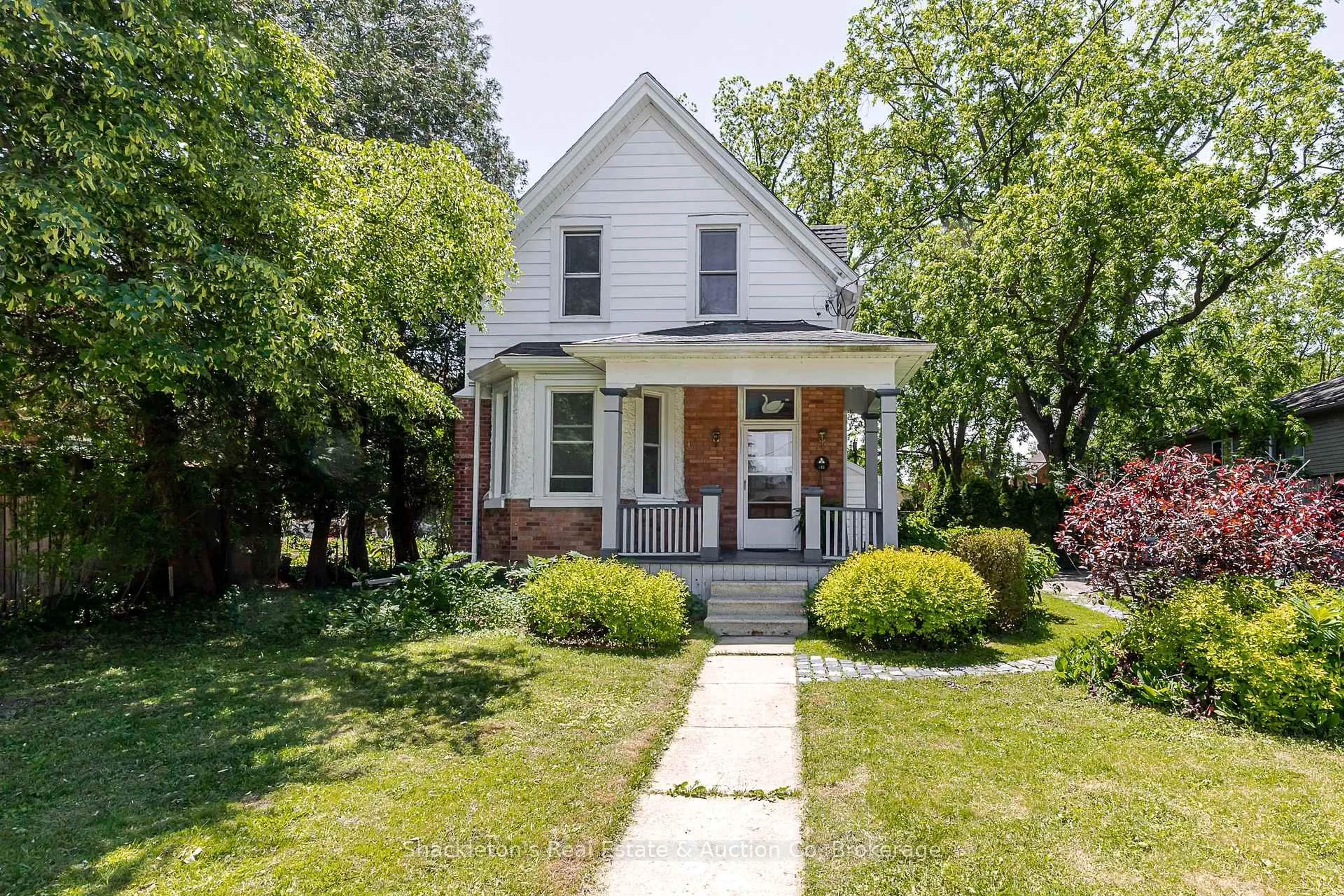 Unknown for 351 West Gore St, Stratford Ontario N5A 1K9