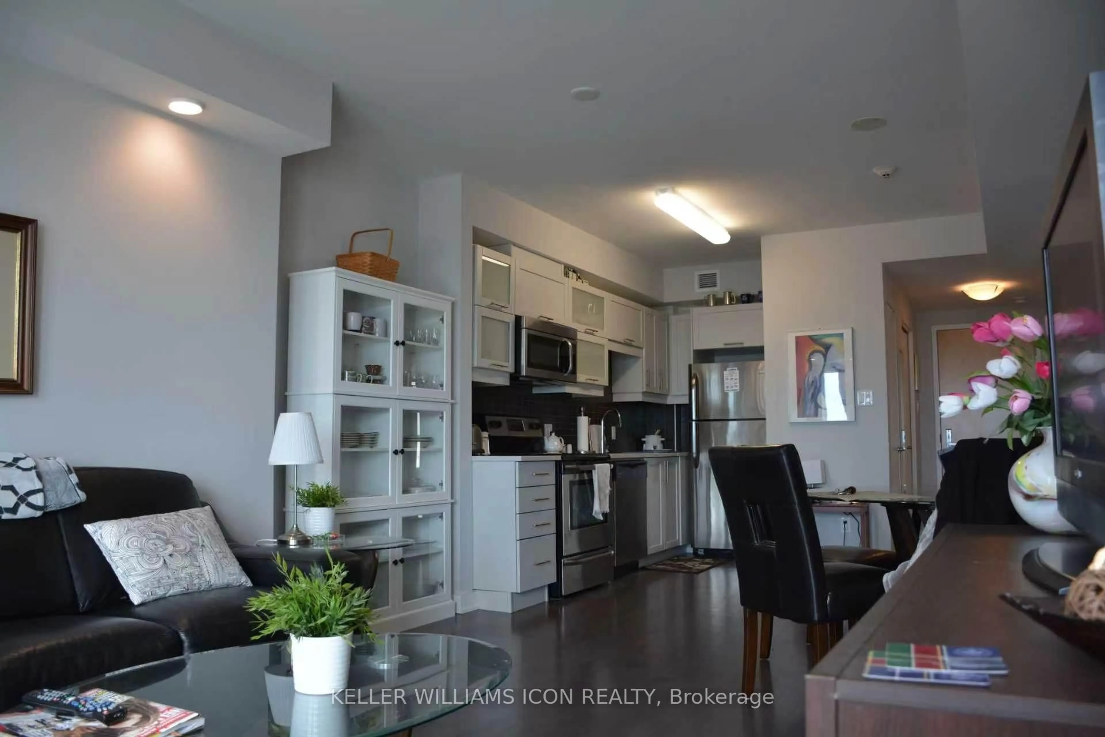 Open concept kitchen, unknown for 40 NEPEAN St #1907, Ottawa Ontario K2P 0X5