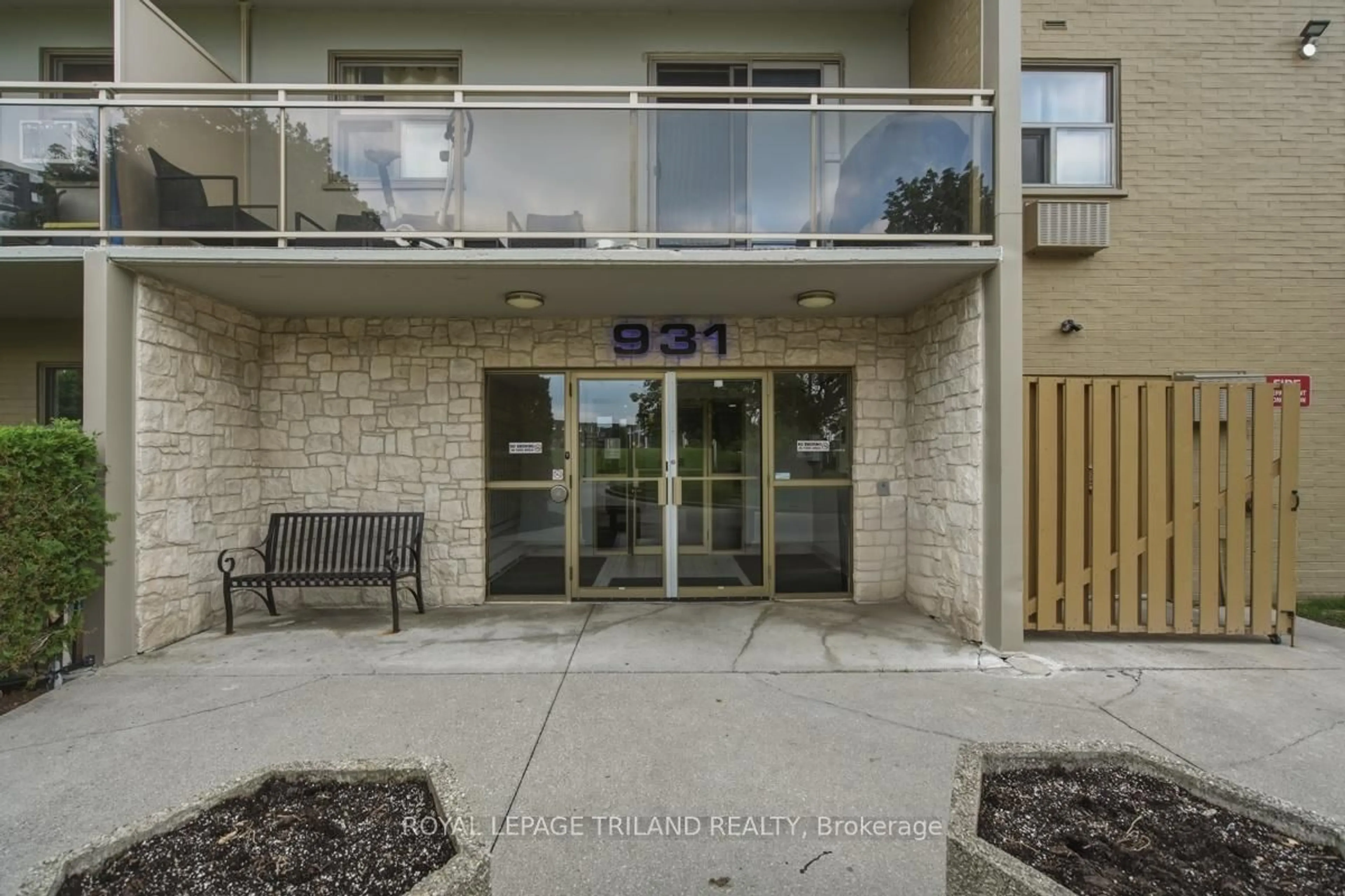 Patio, building for 931 Wonderland Rd #312, London South Ontario N6K 2X6