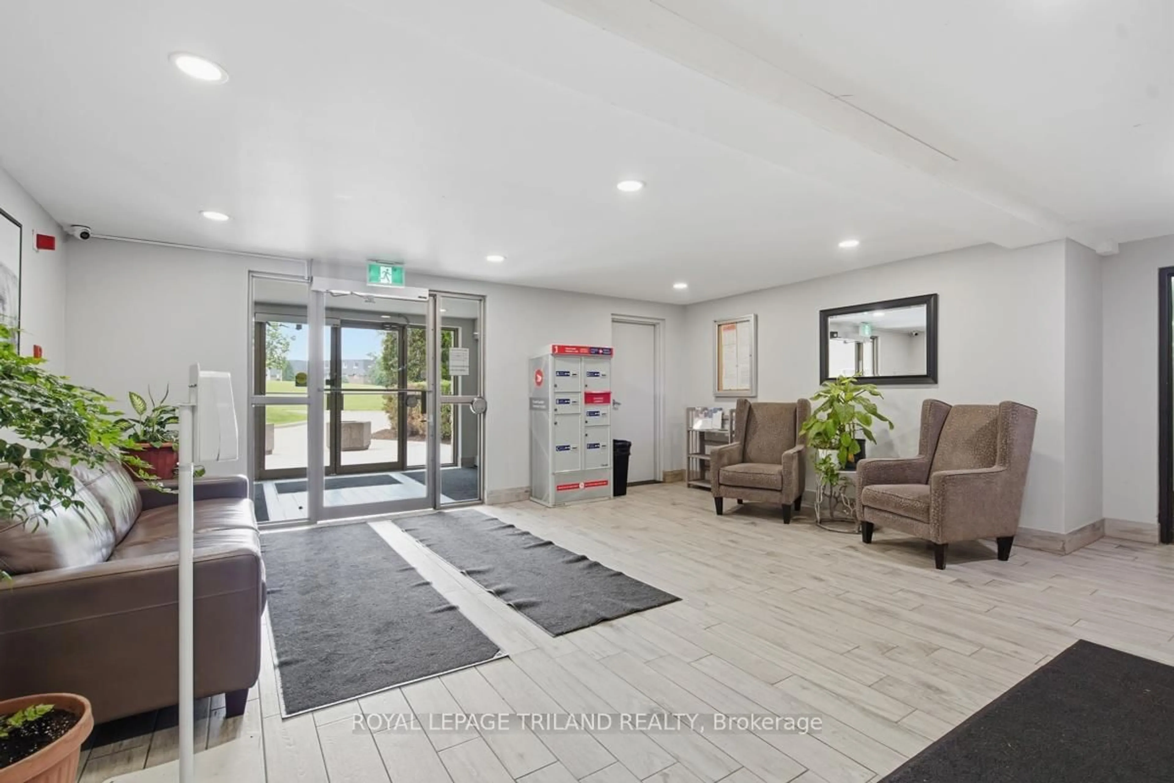 Unknown for 931 Wonderland Rd #312, London South Ontario N6K 2X6