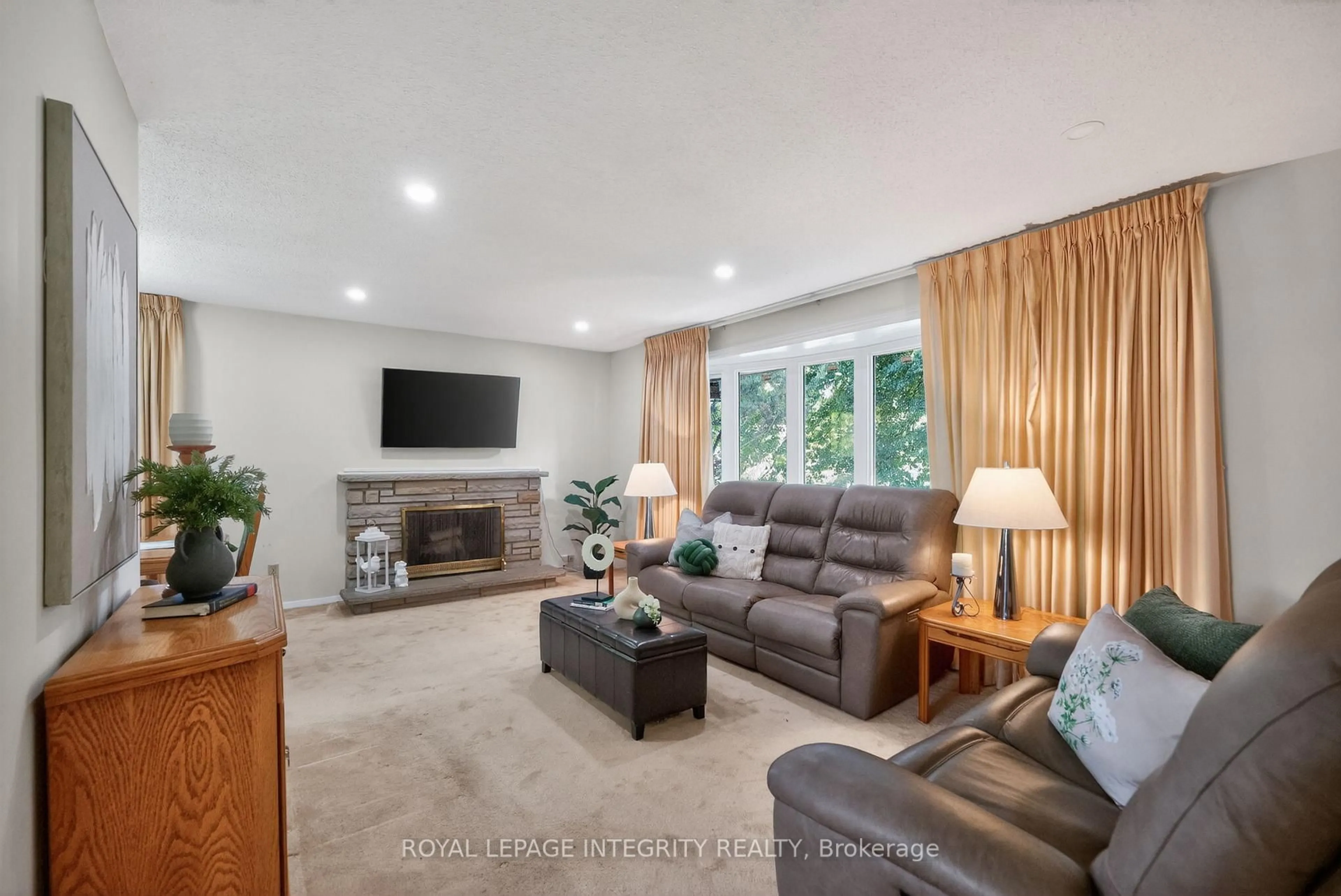 Living room with furniture, unknown for 619 Blanchard Cres, Ottawa Ontario K1V 7B7