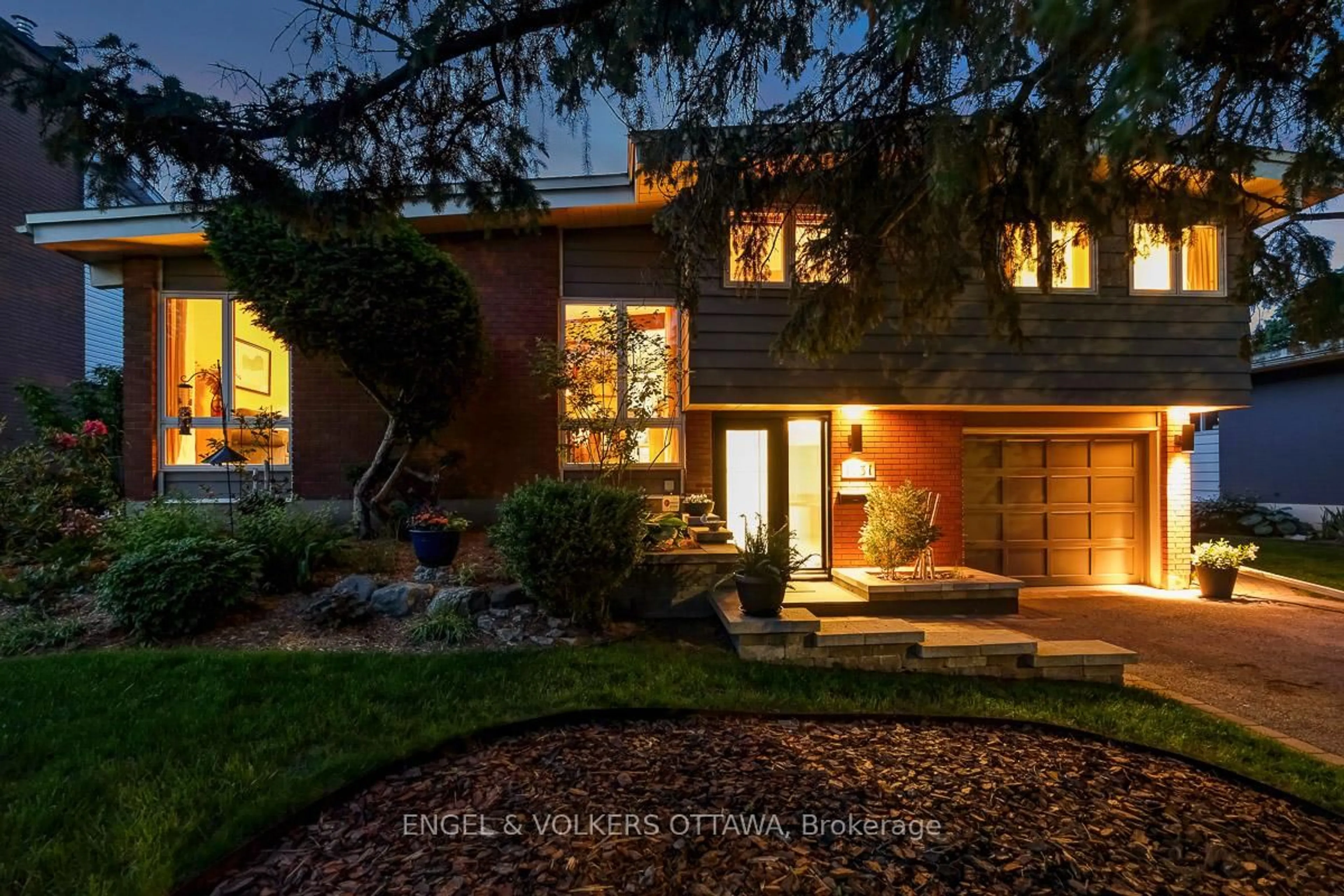 Home with brick exterior material, street for 1131 Cameo Dr, Ottawa Ontario K2C 1Y6