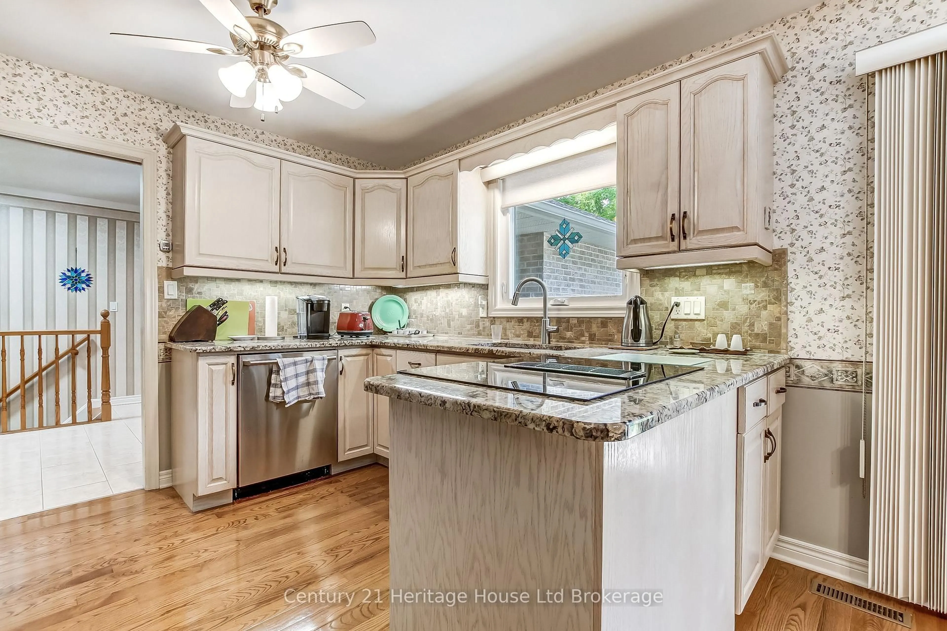 Open concept kitchen, ceramic/tile floor for 1465 Commissioners Rd #4, London South Ontario N6K 1E2