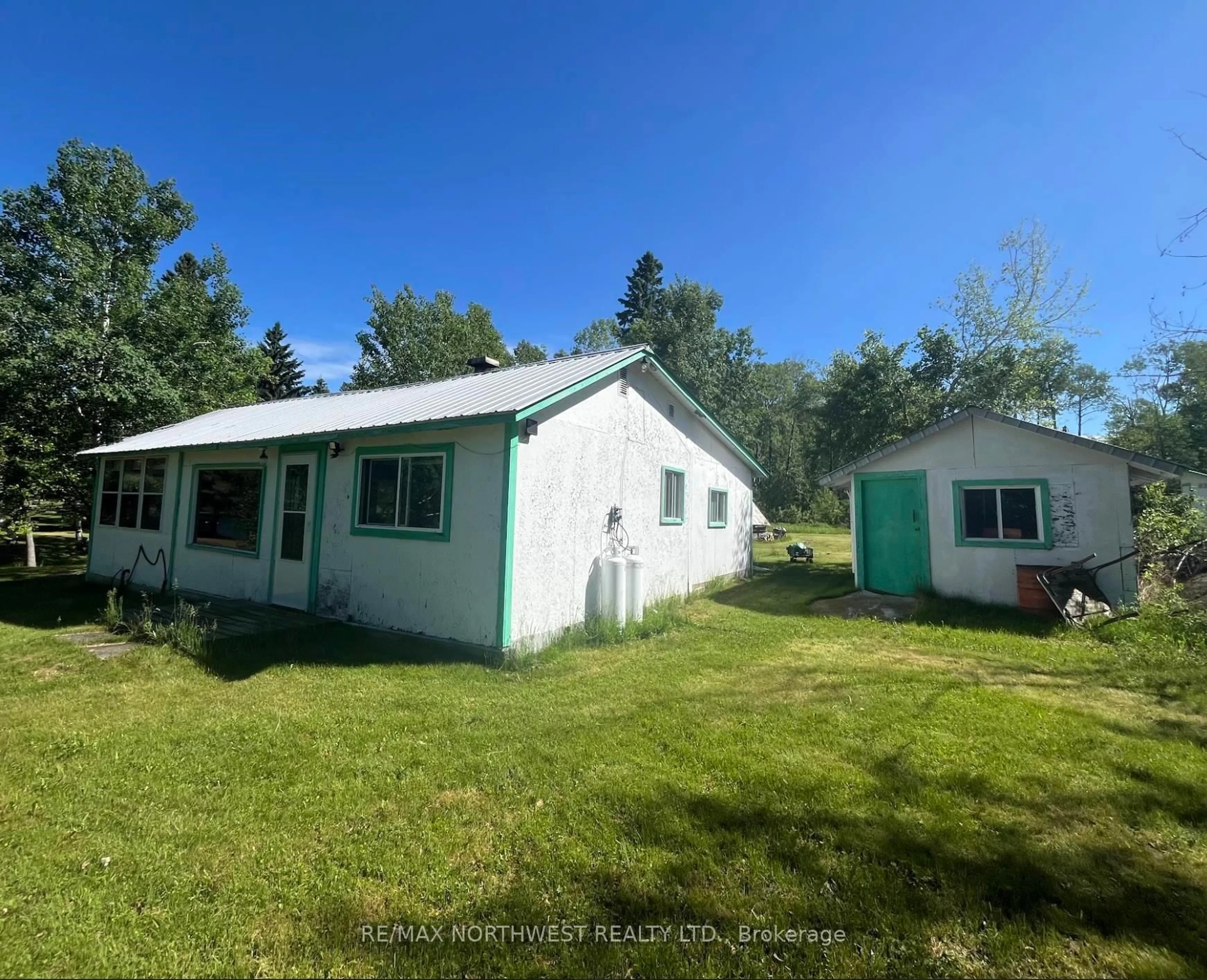 A pic from outside/outdoor area/front of a property/back of a property/a pic from drone, building for Footprint Lake, Rainy River Remote Area Ontario P0W 1C0