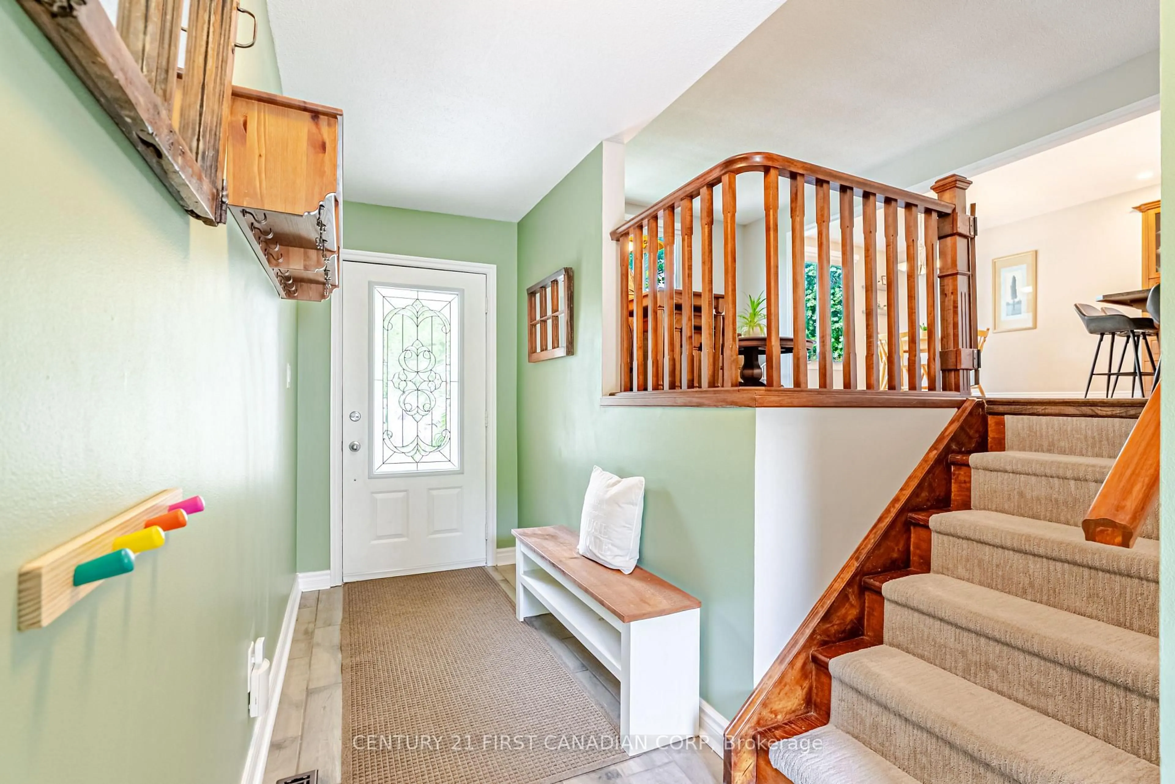 Indoor entryway for 1180 Quinton Rd, London North Ontario N6H 4R1