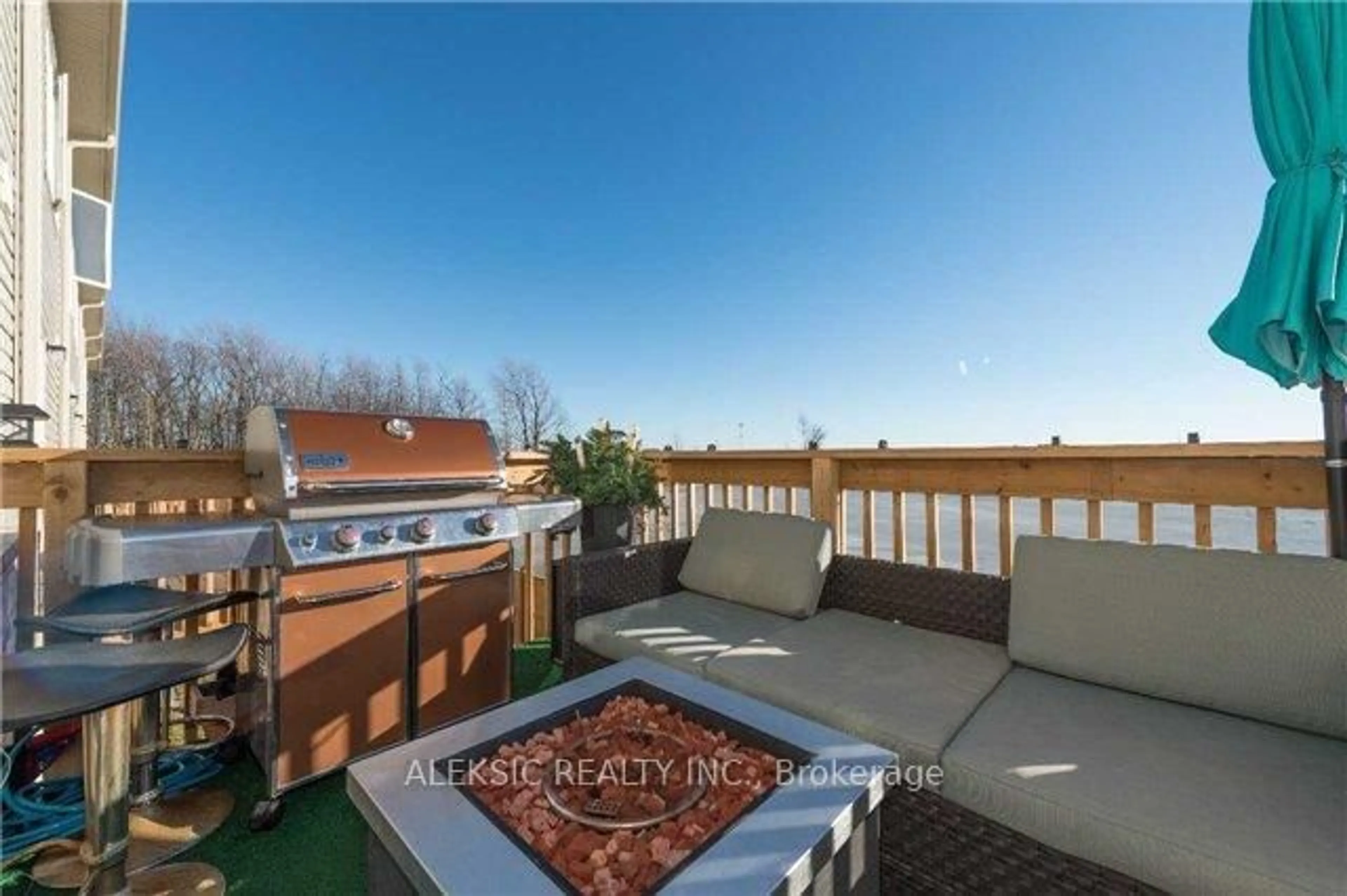 Patio, unknown for 39 Mayland Tr, Hamilton Ontario L8J 0G4