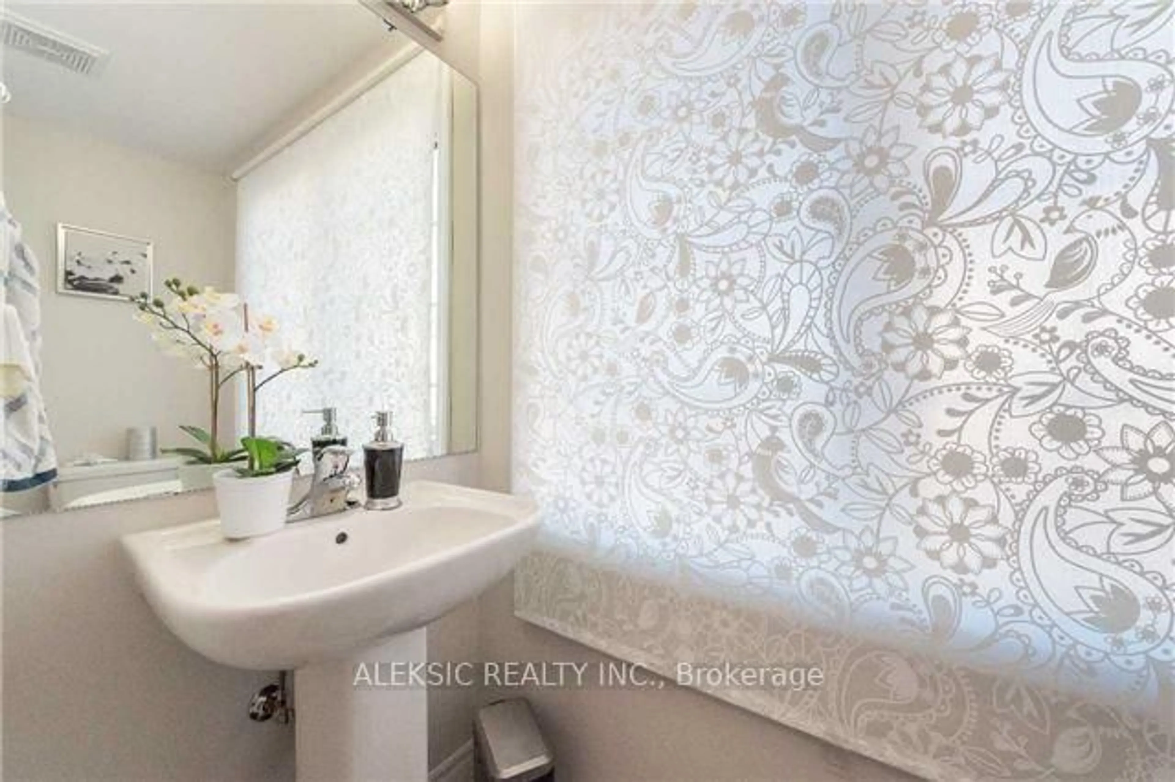 Contemporary bathroom, ceramic/tile floor for 39 Mayland Tr, Hamilton Ontario L8J 0G4