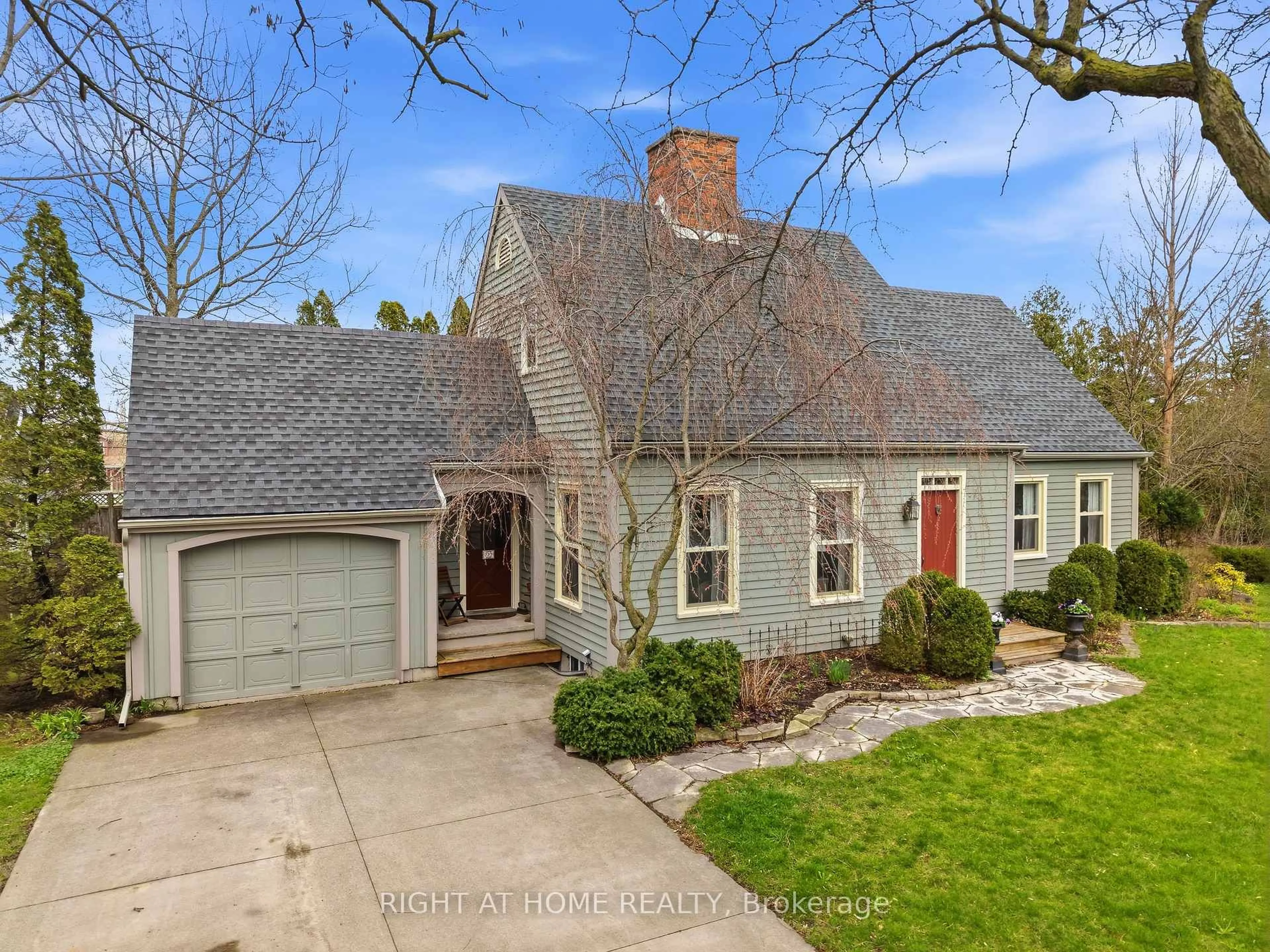 Home with brick exterior material, street for 727 Rye St, Niagara-on-the-Lake Ontario L0S 1J0