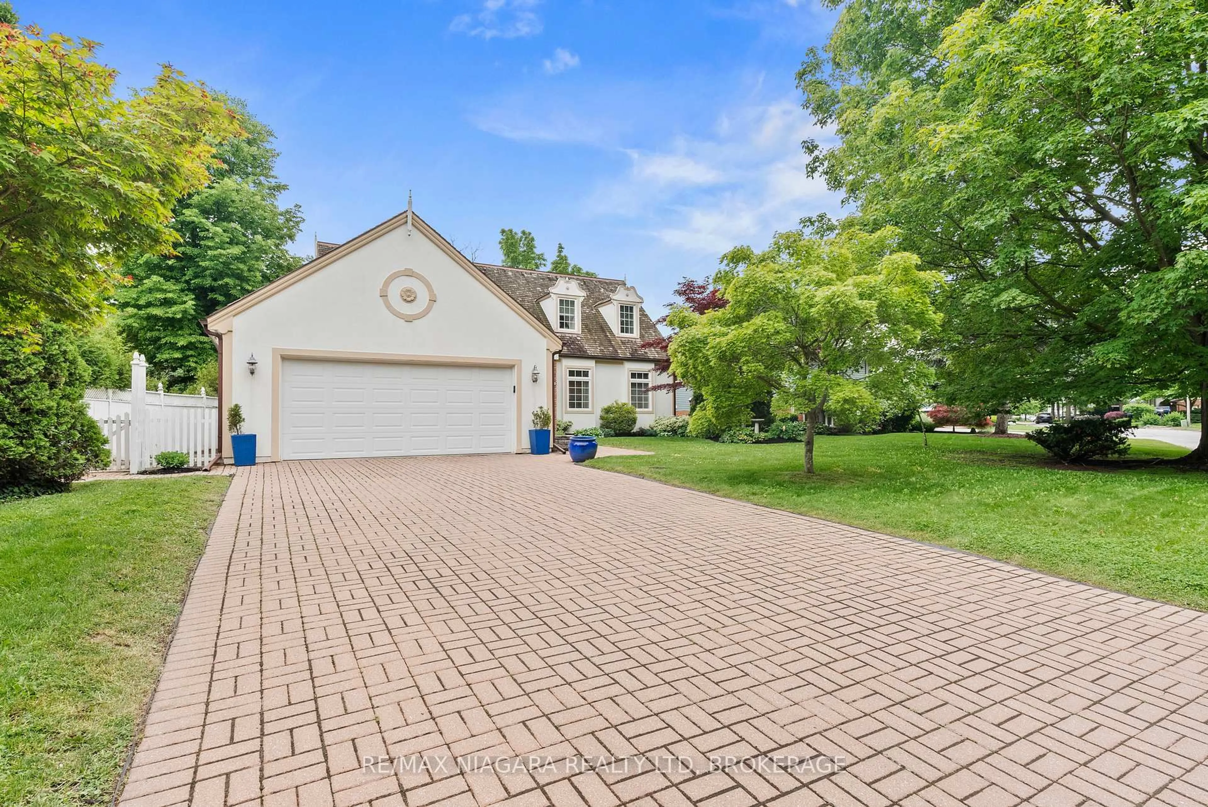 Unknown for 27 Oak Dr, Niagara-on-the-Lake Ontario L0S 1J0