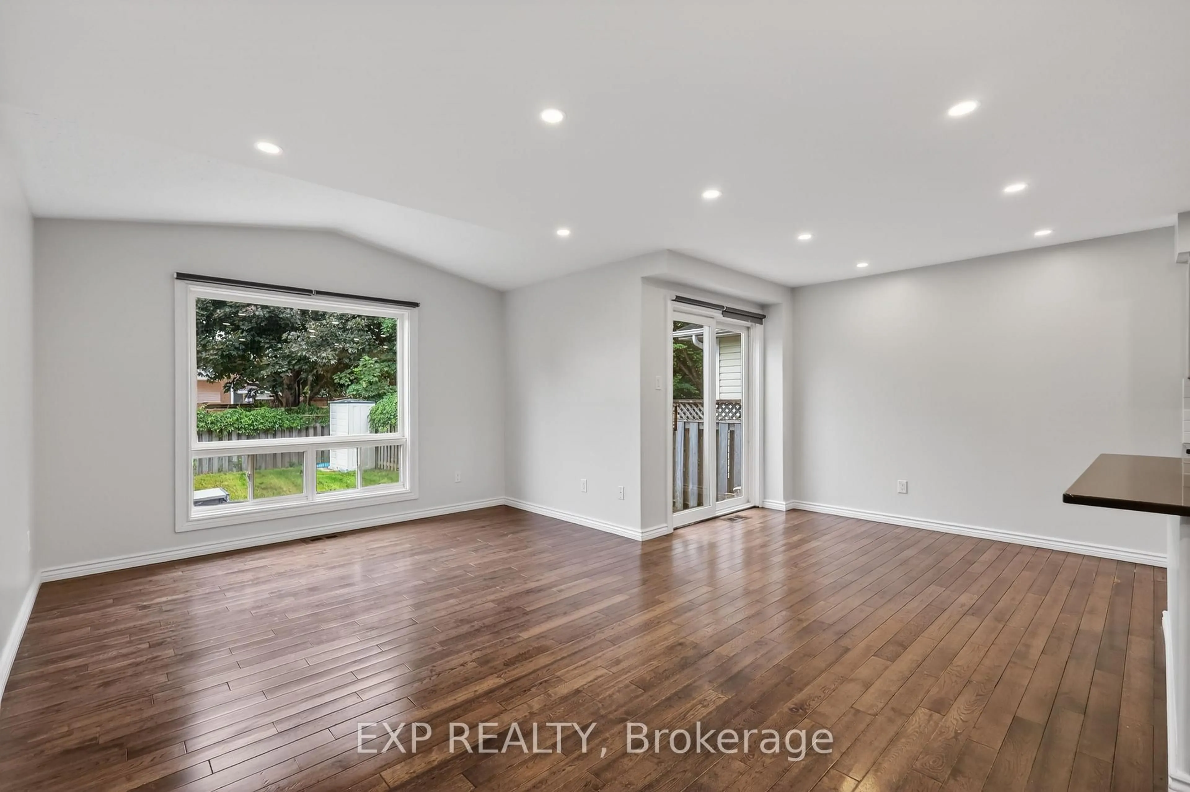 Unknown for 11 Boulder Way, Ottawa Ontario K2J 4R7