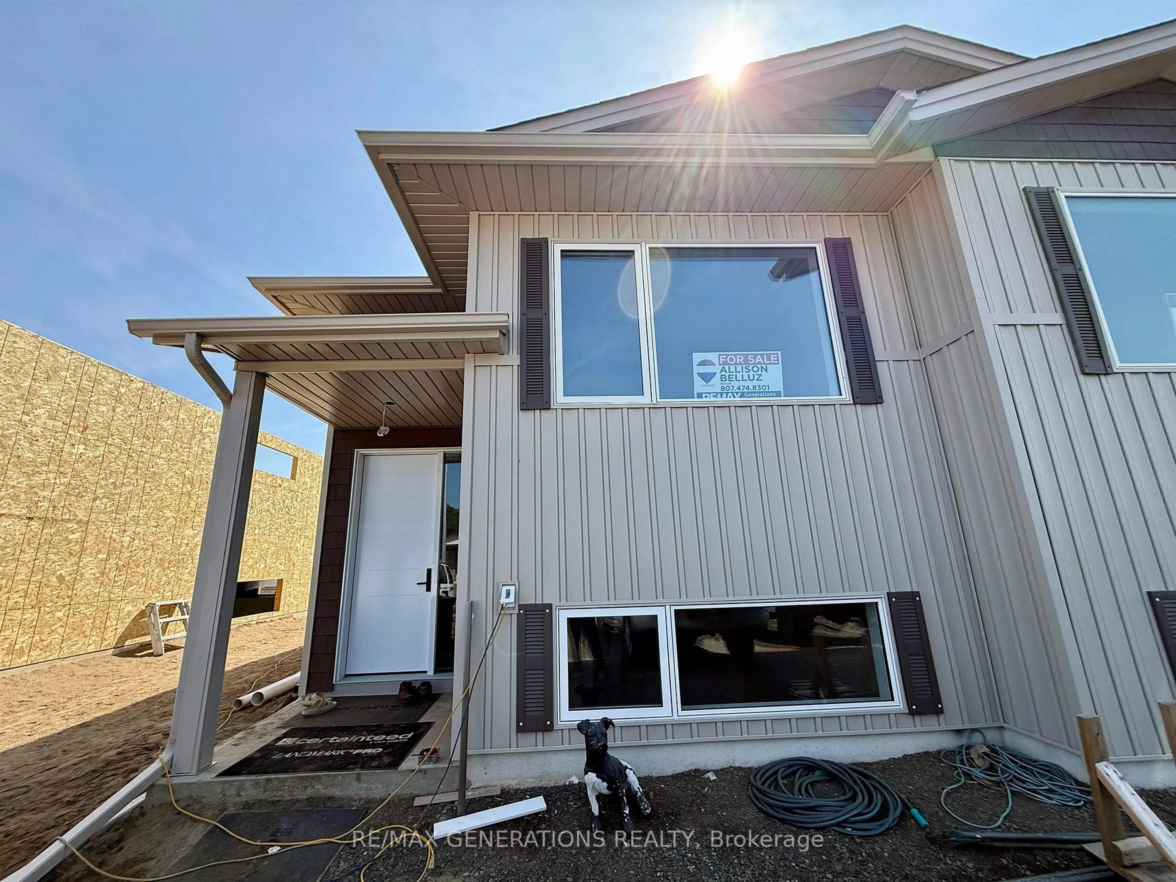 Home with vinyl exterior material, building for 156 BRUIN Cres, Thunder Bay Ontario P7C 0C6