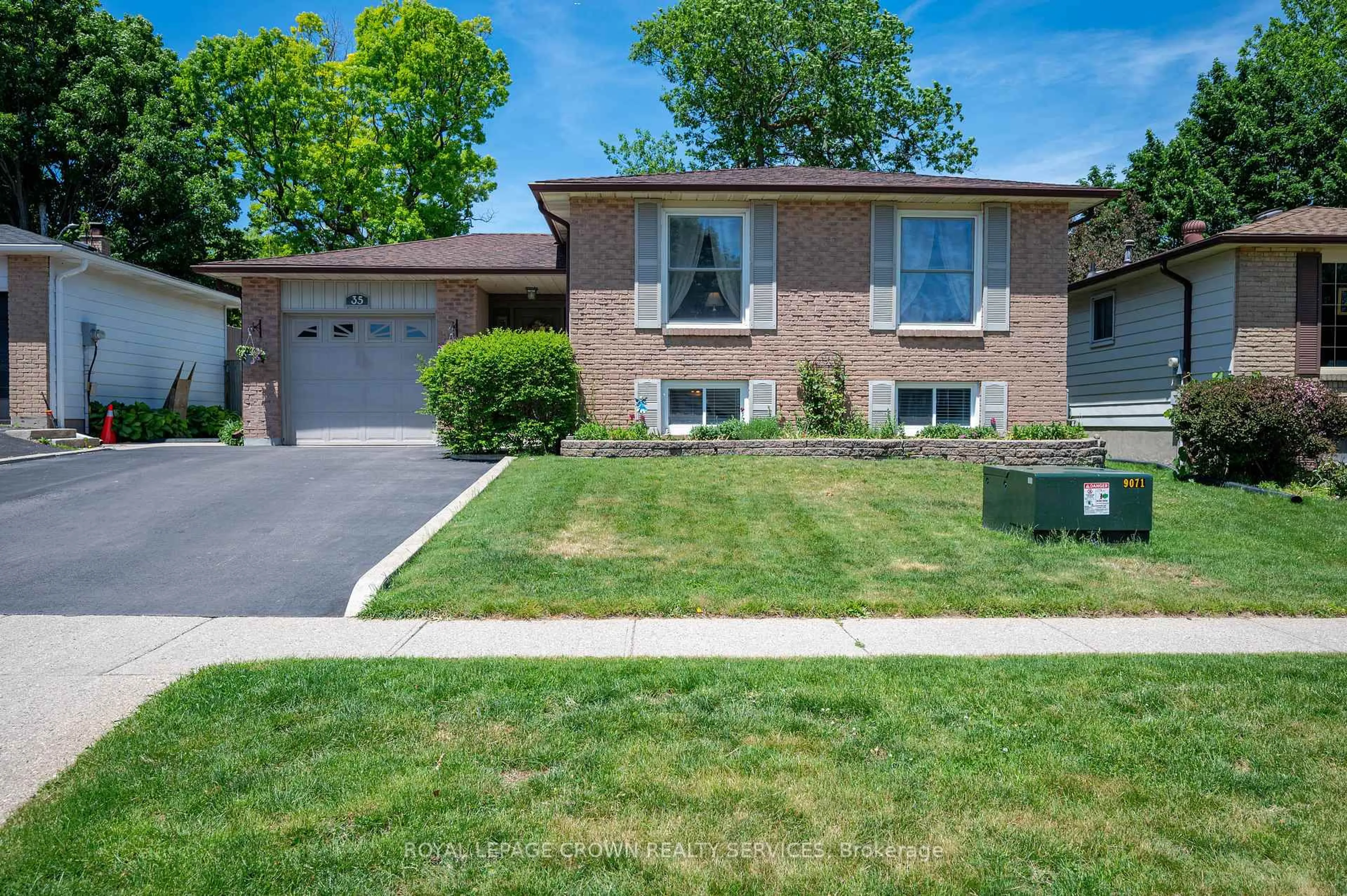 Home with brick exterior material, street for 35 Barnicke Dr, Cambridge Ontario N3C 3M2