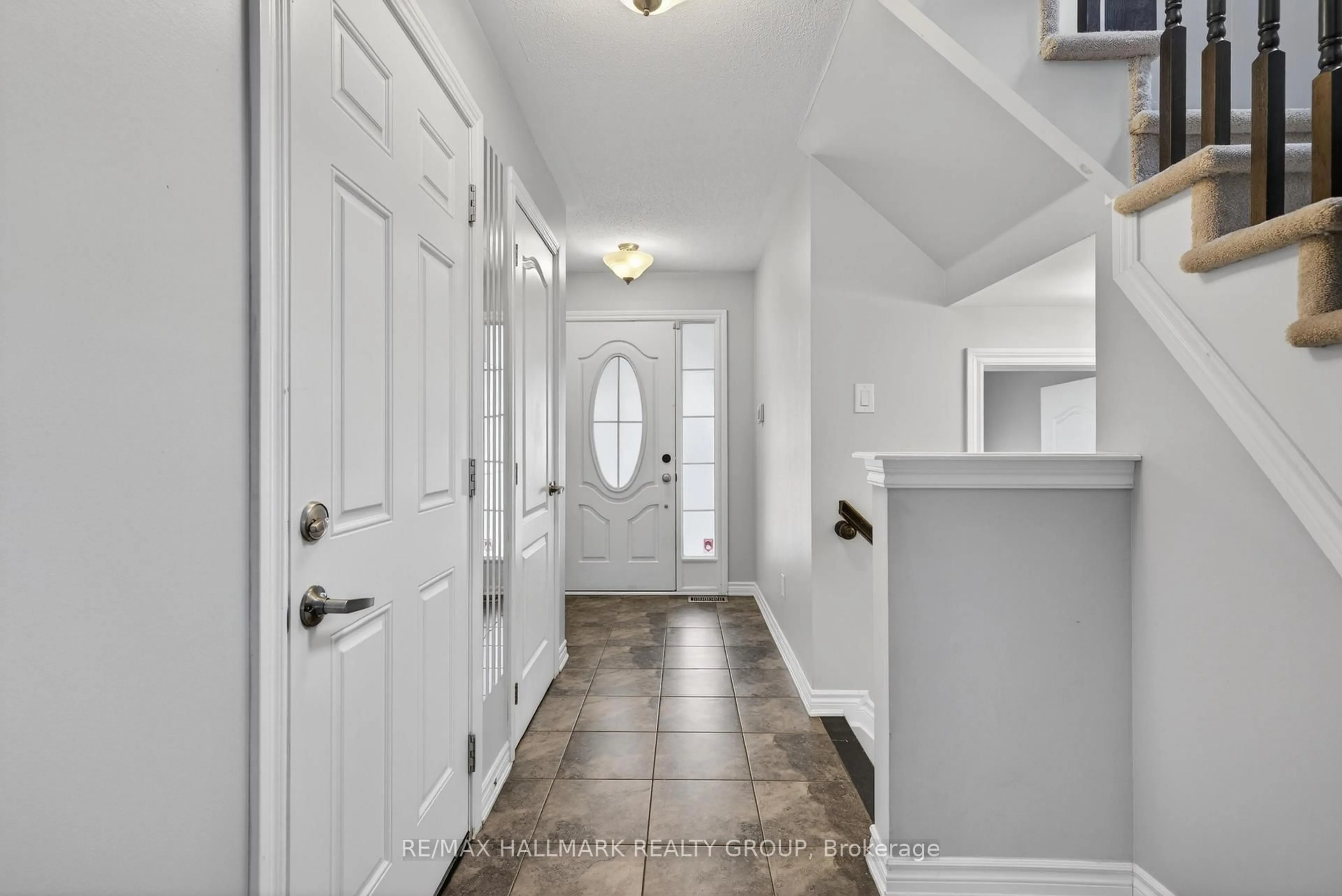 Indoor entryway for 81 Switch Grass Cres, Ottawa Ontario K2J 5Z3