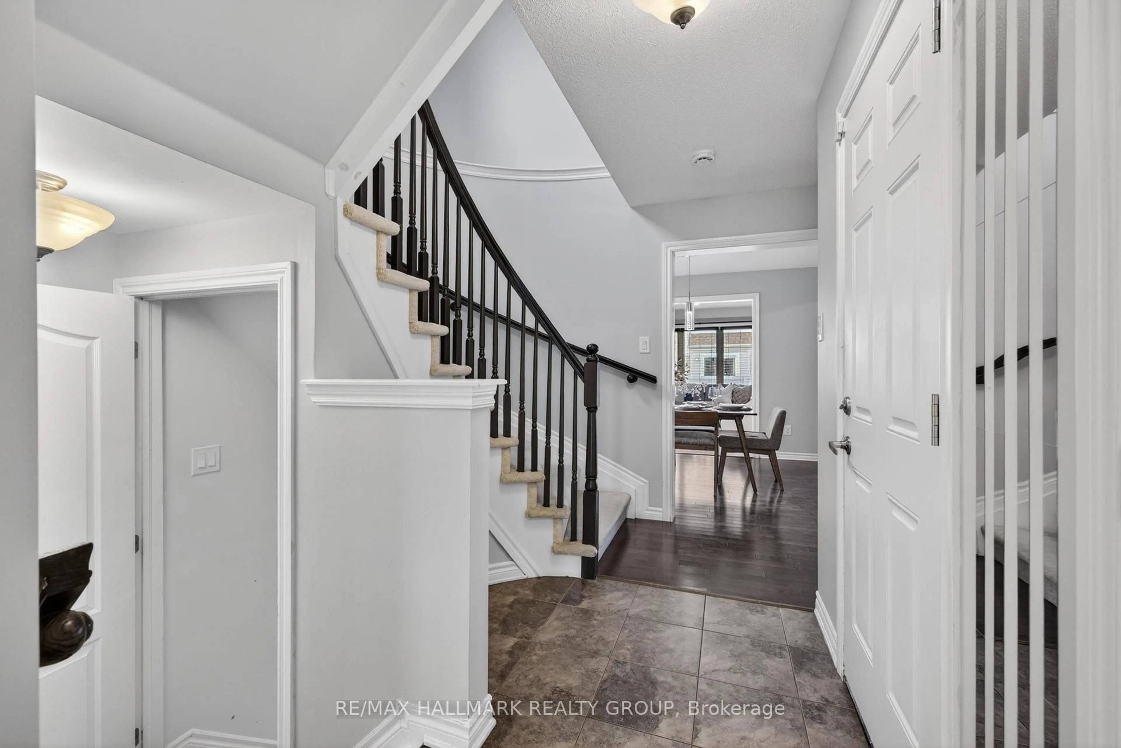 Indoor entryway for 81 Switch Grass Cres, Ottawa Ontario K2J 5Z3